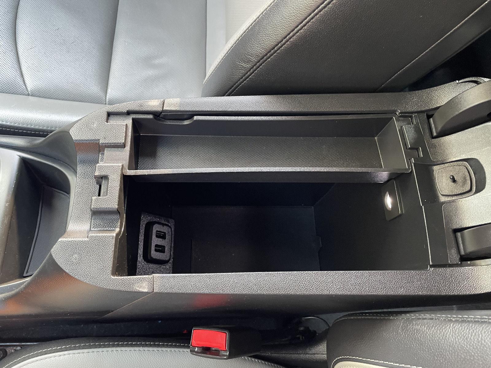 Vehicle photo 32