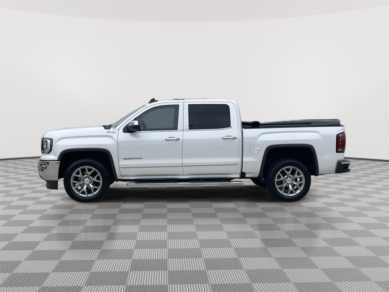 Vehicle photo 2
