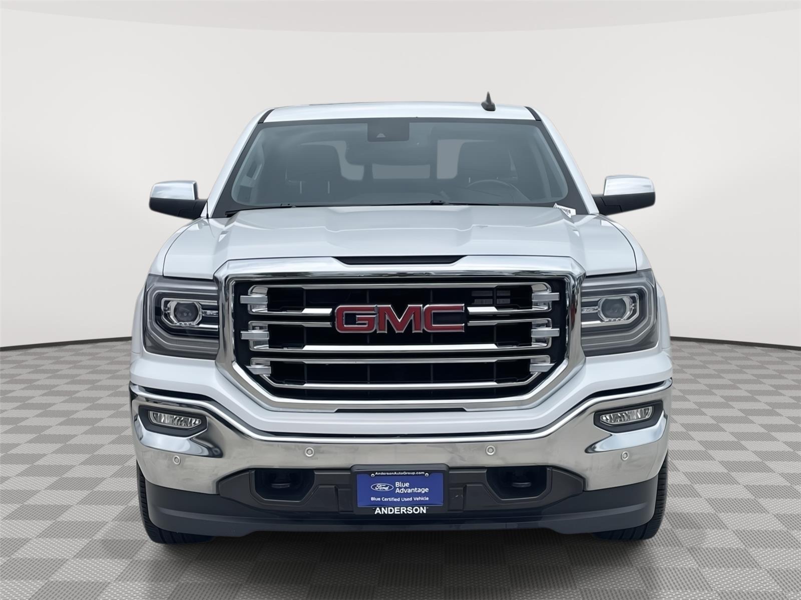 Vehicle photo 4