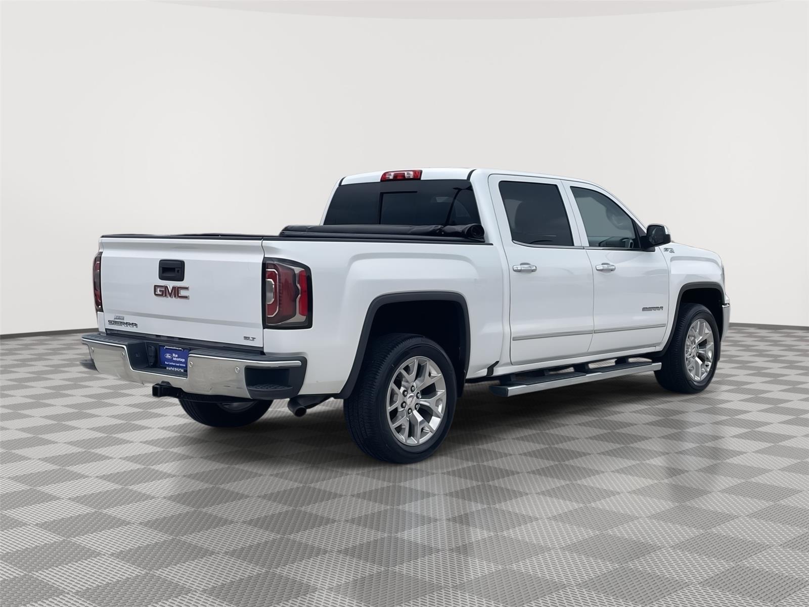 Vehicle photo 7
