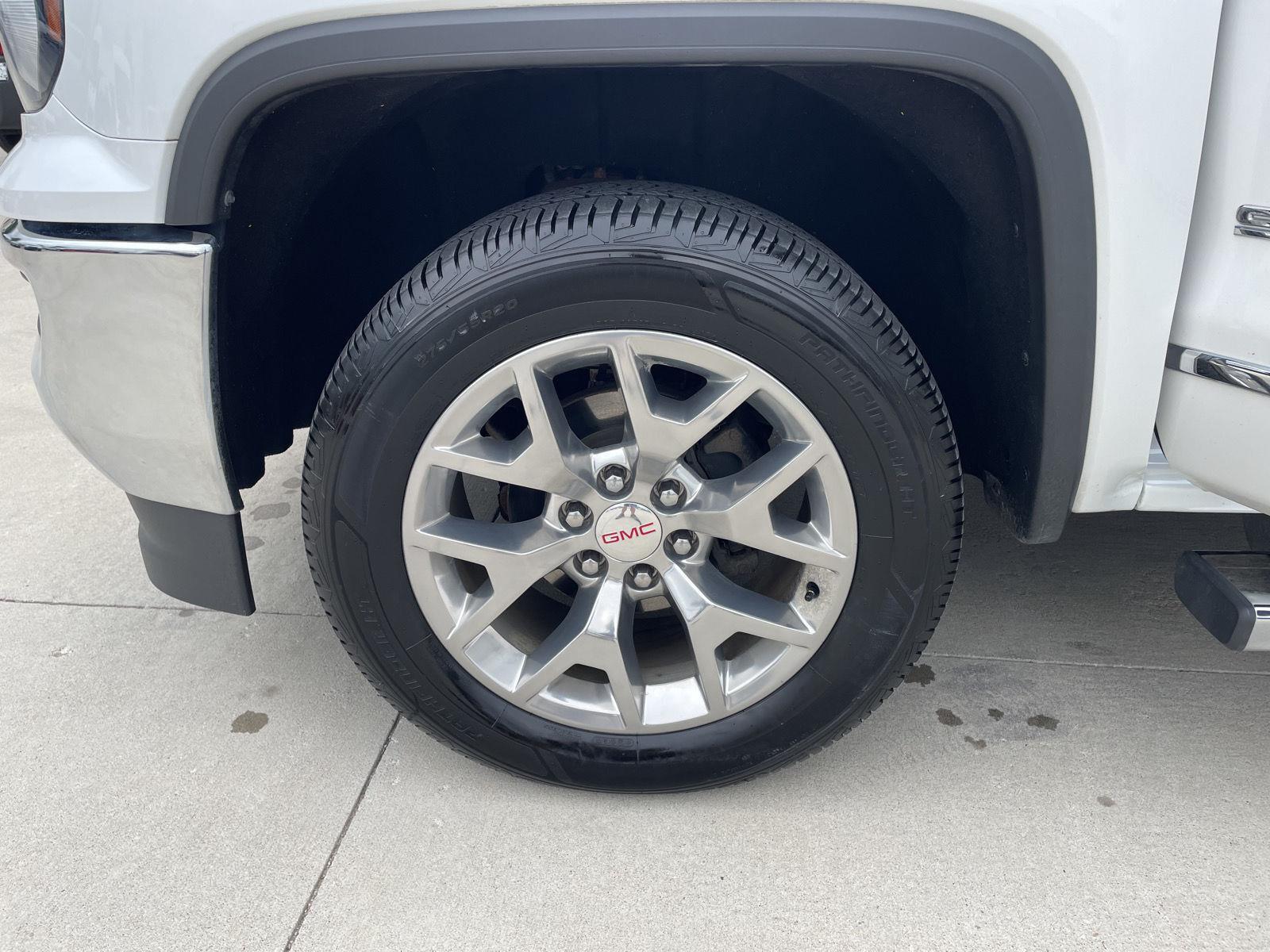 Vehicle photo 10