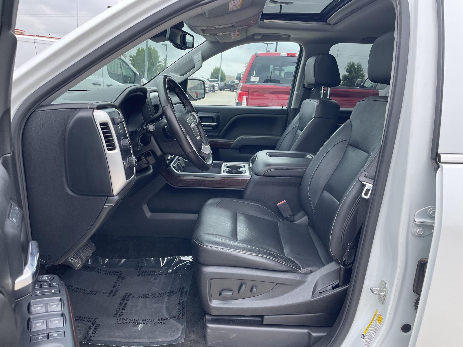 Vehicle photo 17