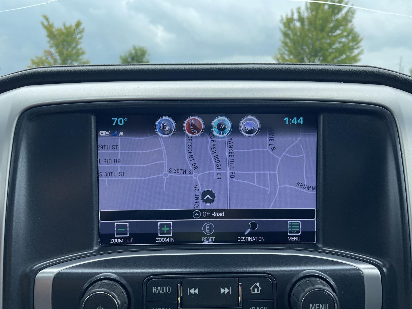 Vehicle photo 24