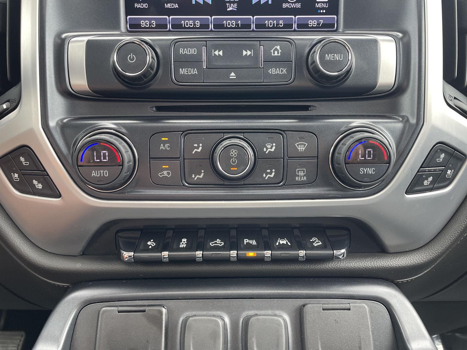 Vehicle photo 26