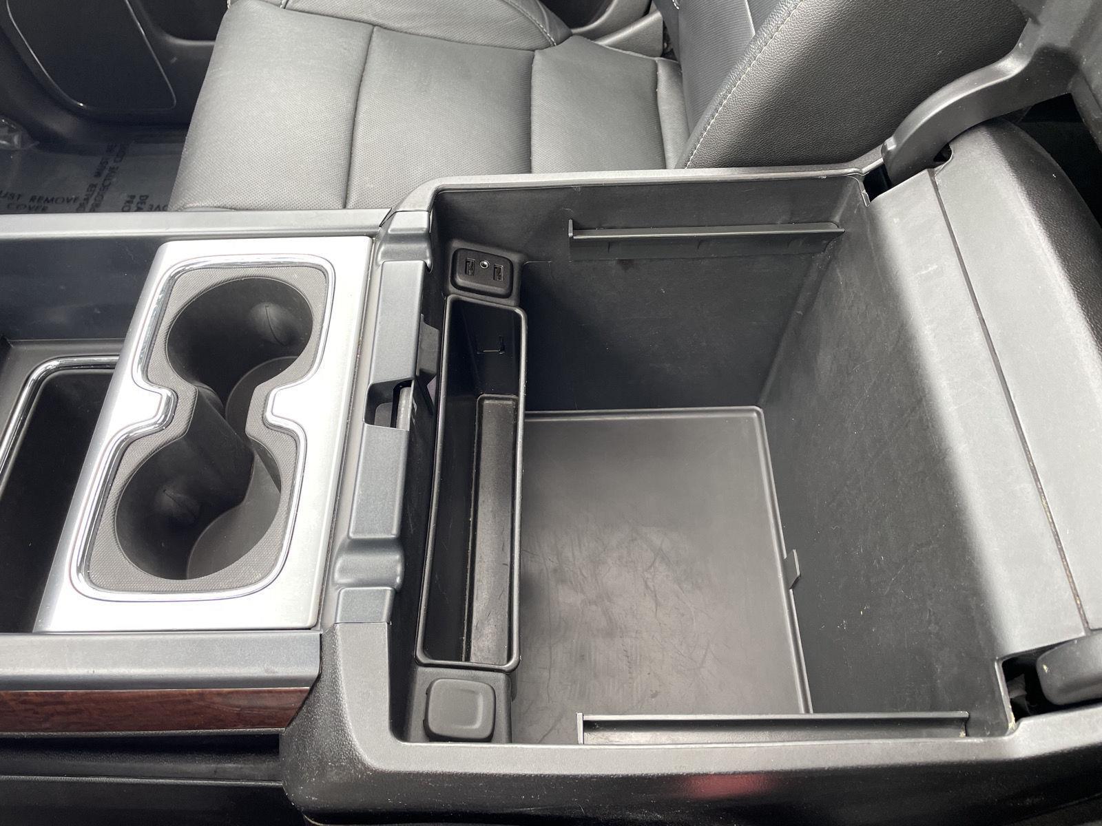 Vehicle photo 34