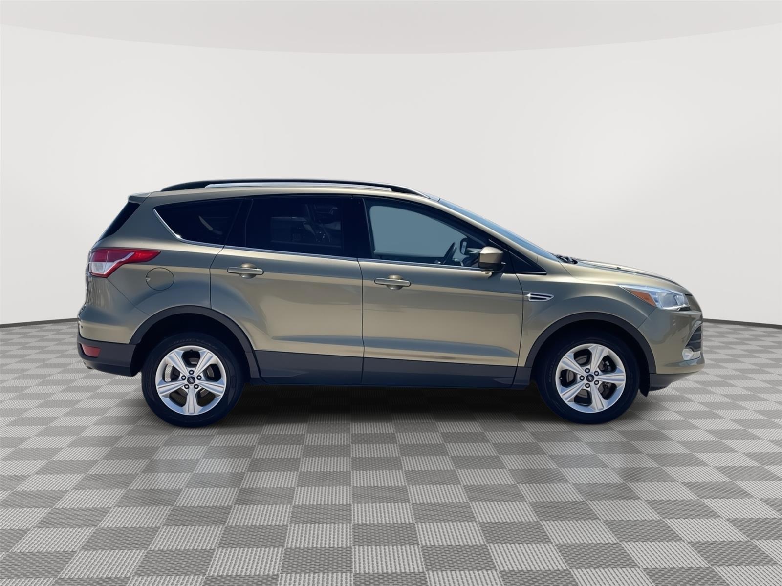 Vehicle photo 6