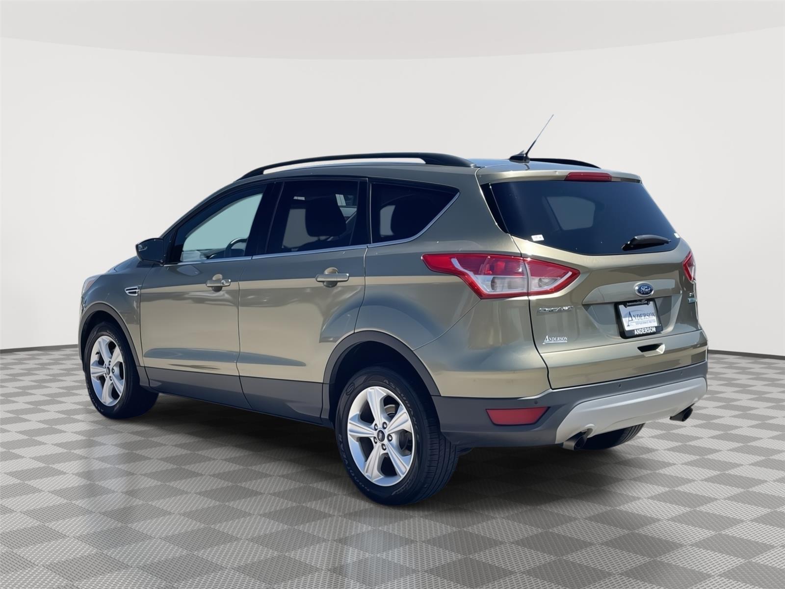 Vehicle photo 9