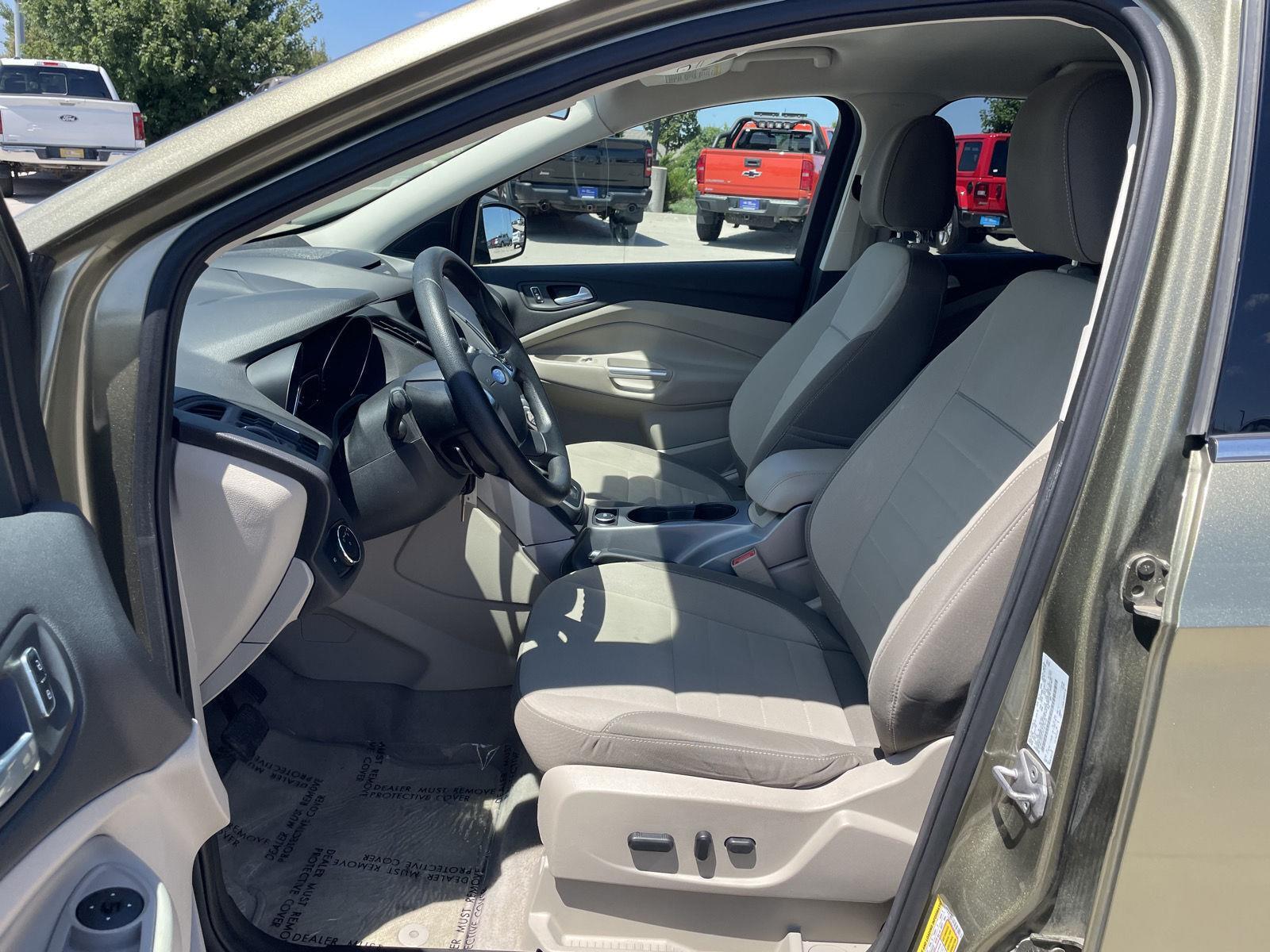 Vehicle photo 17