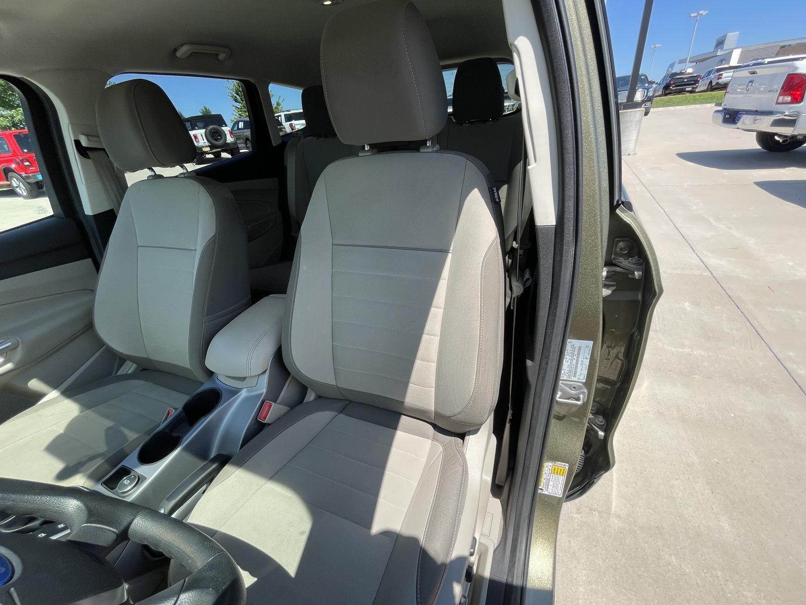 Vehicle photo 18