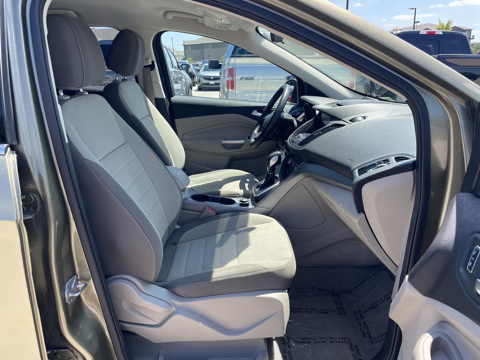 Vehicle photo 19