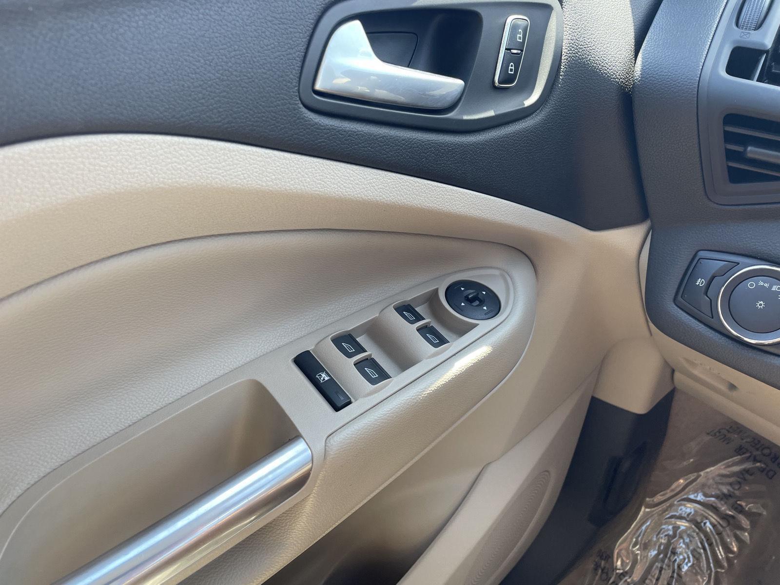 Vehicle photo 26