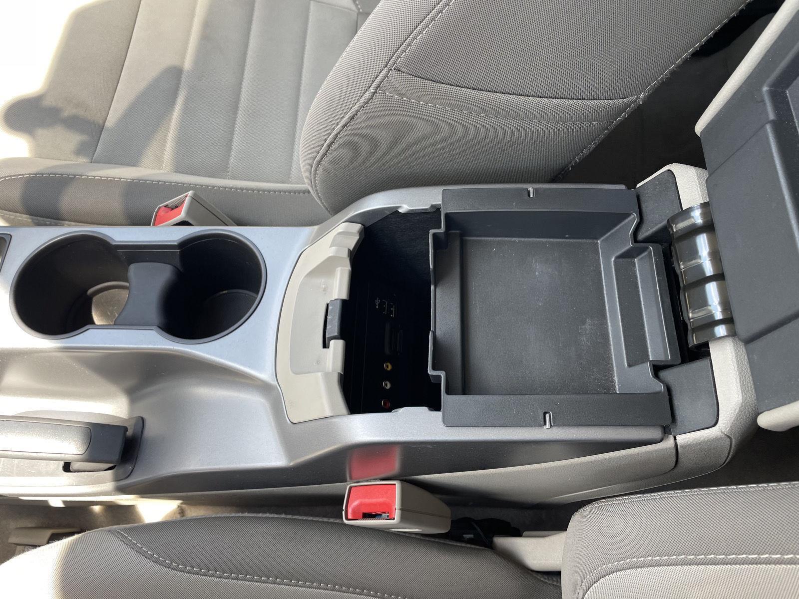 Vehicle photo 28