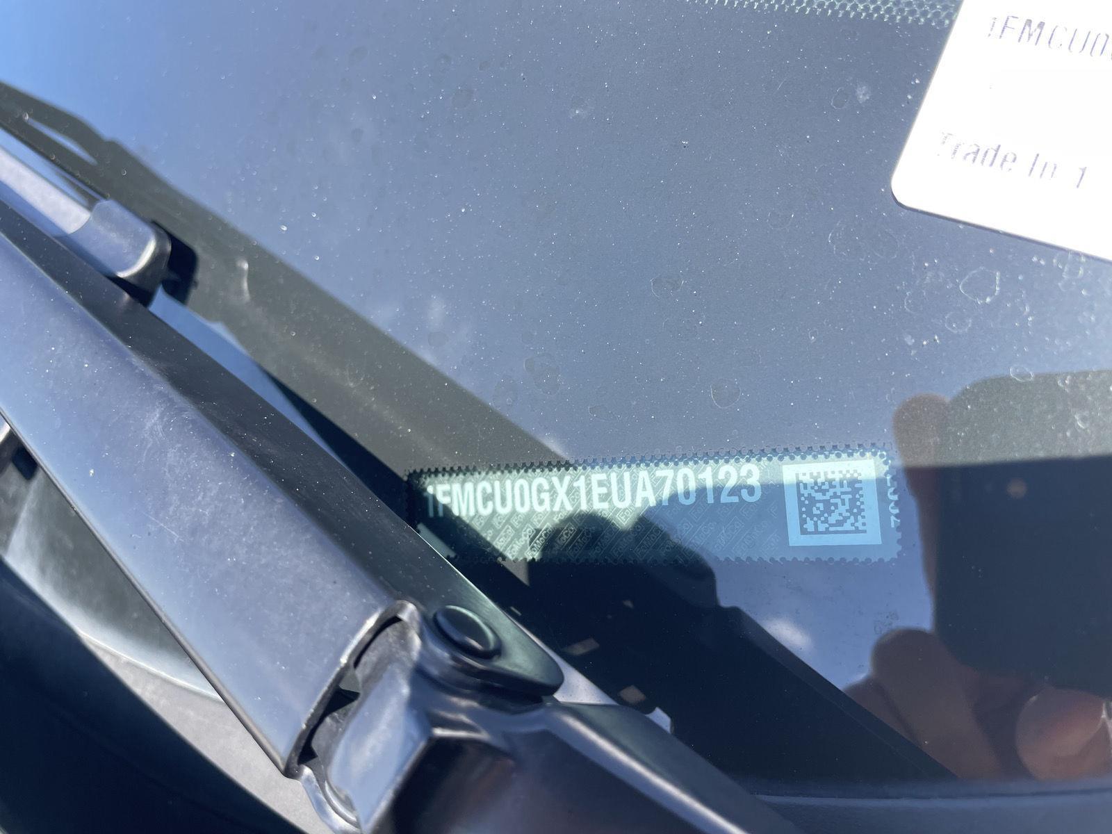 Vehicle photo 30