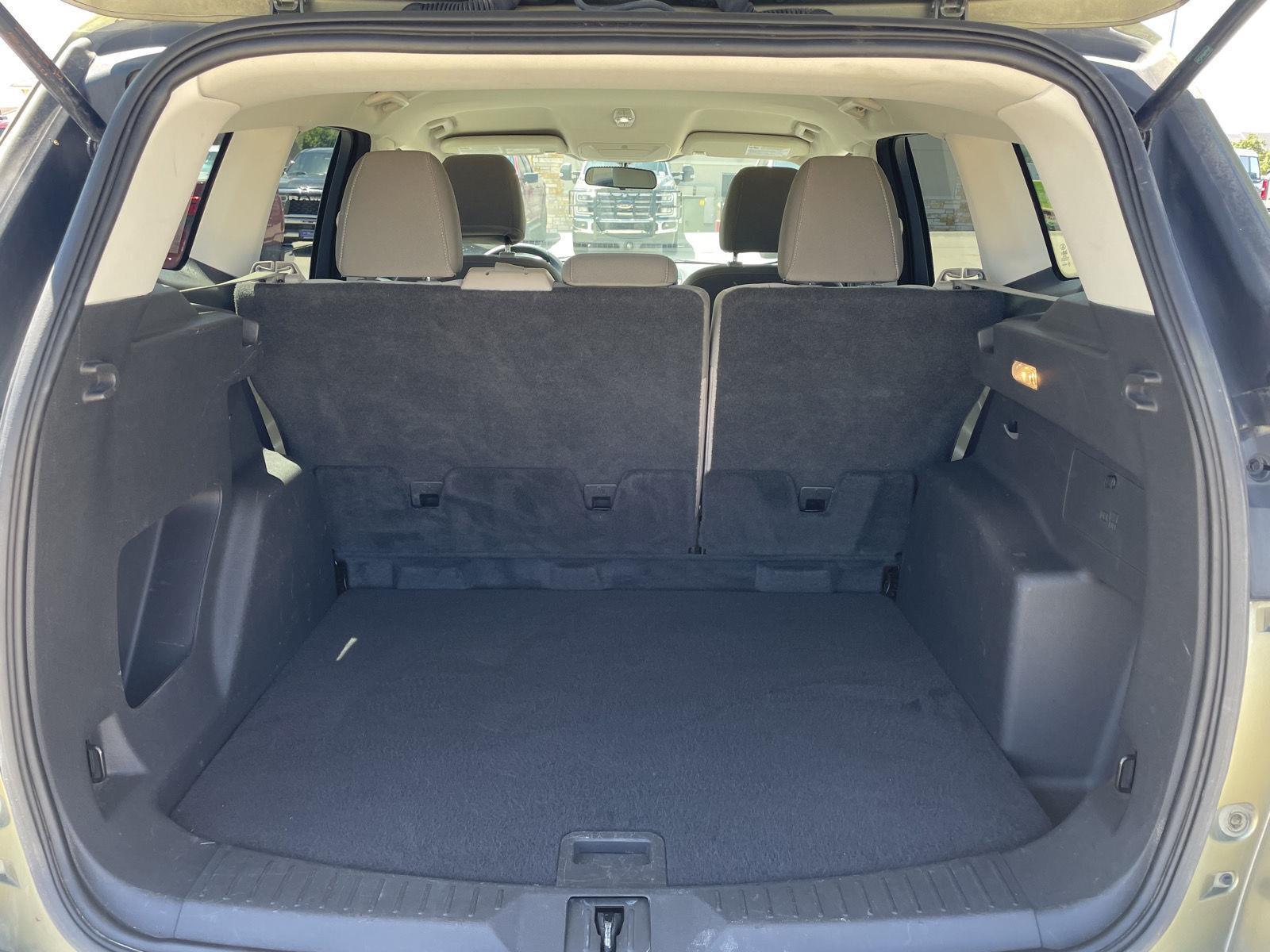 Vehicle photo 32