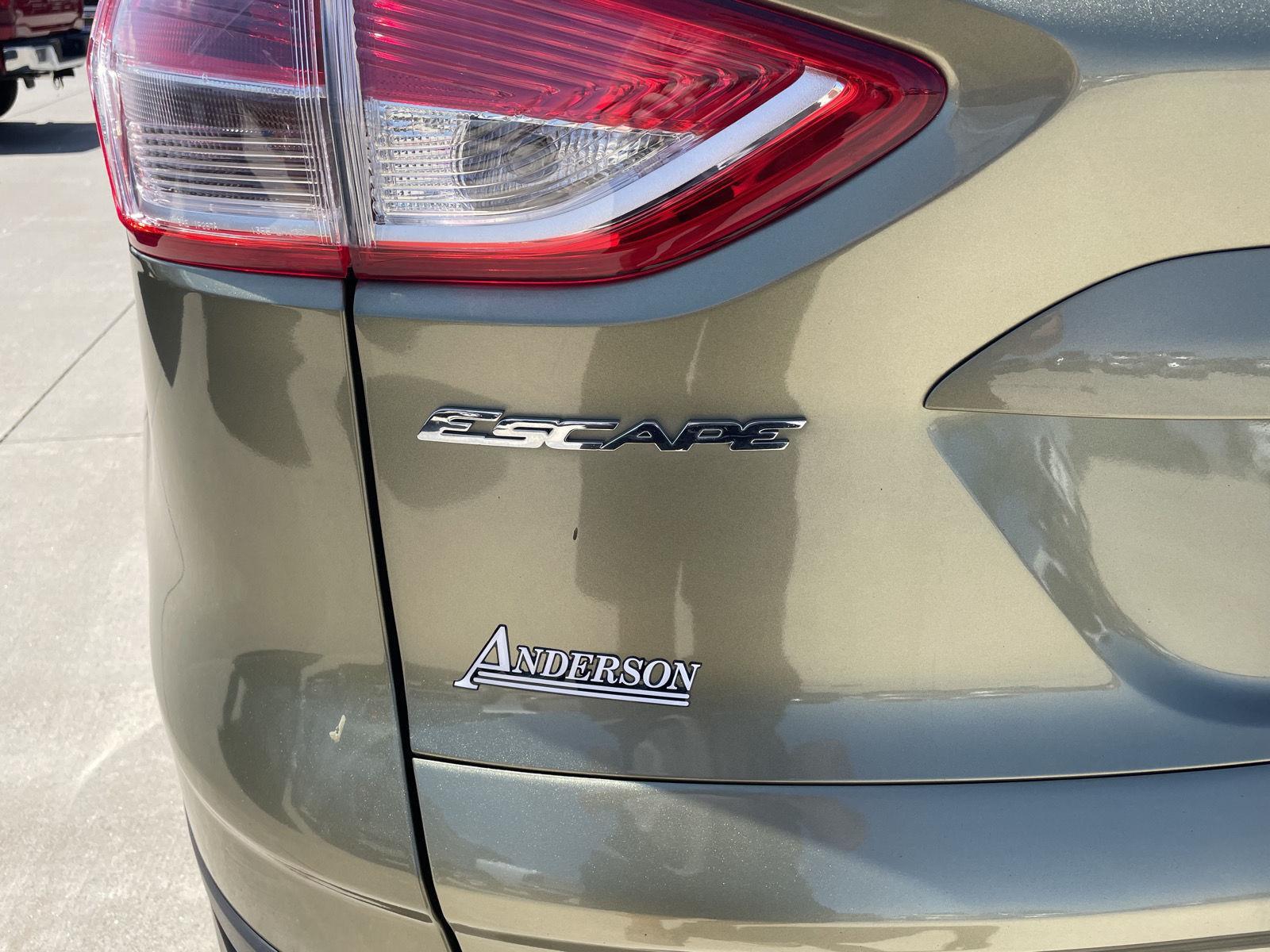 Vehicle photo 33