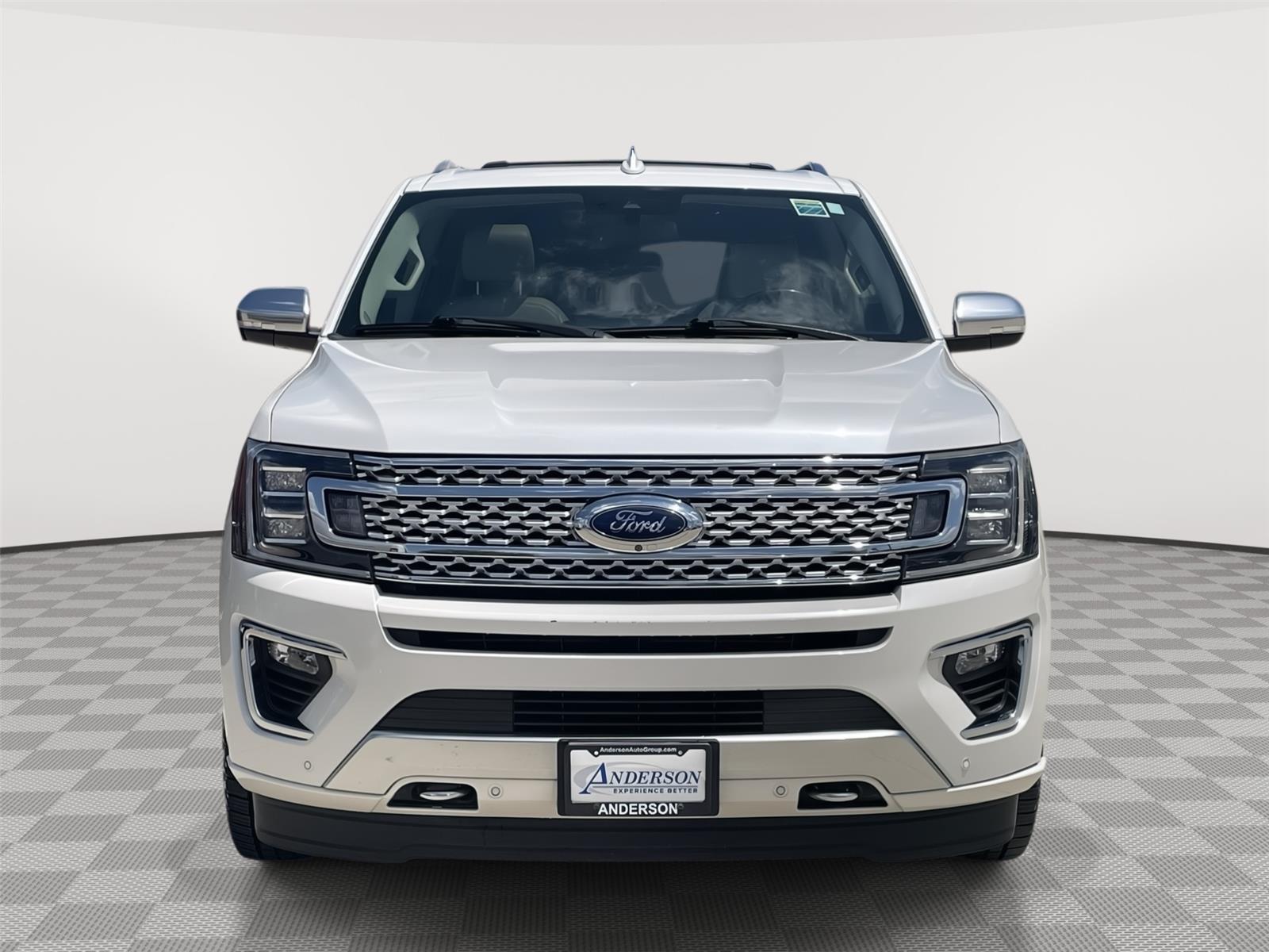 Vehicle photo 4