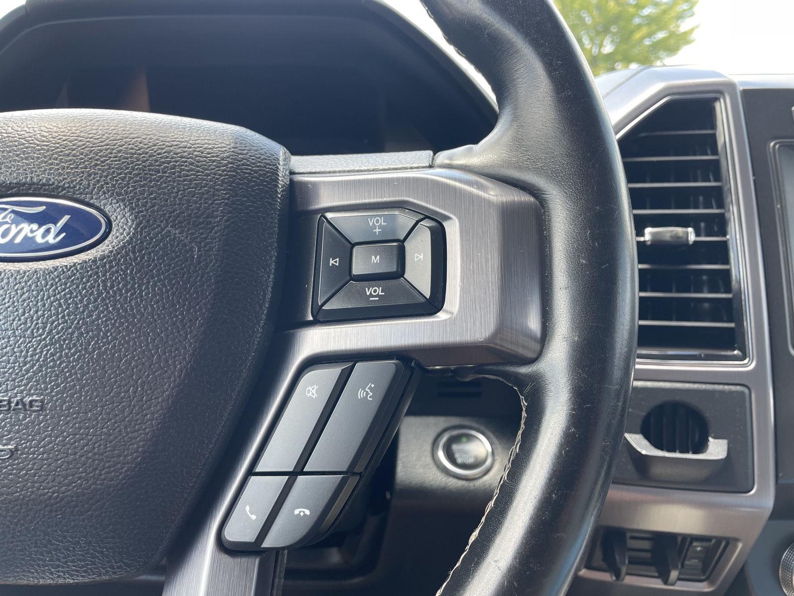 Vehicle photo 14