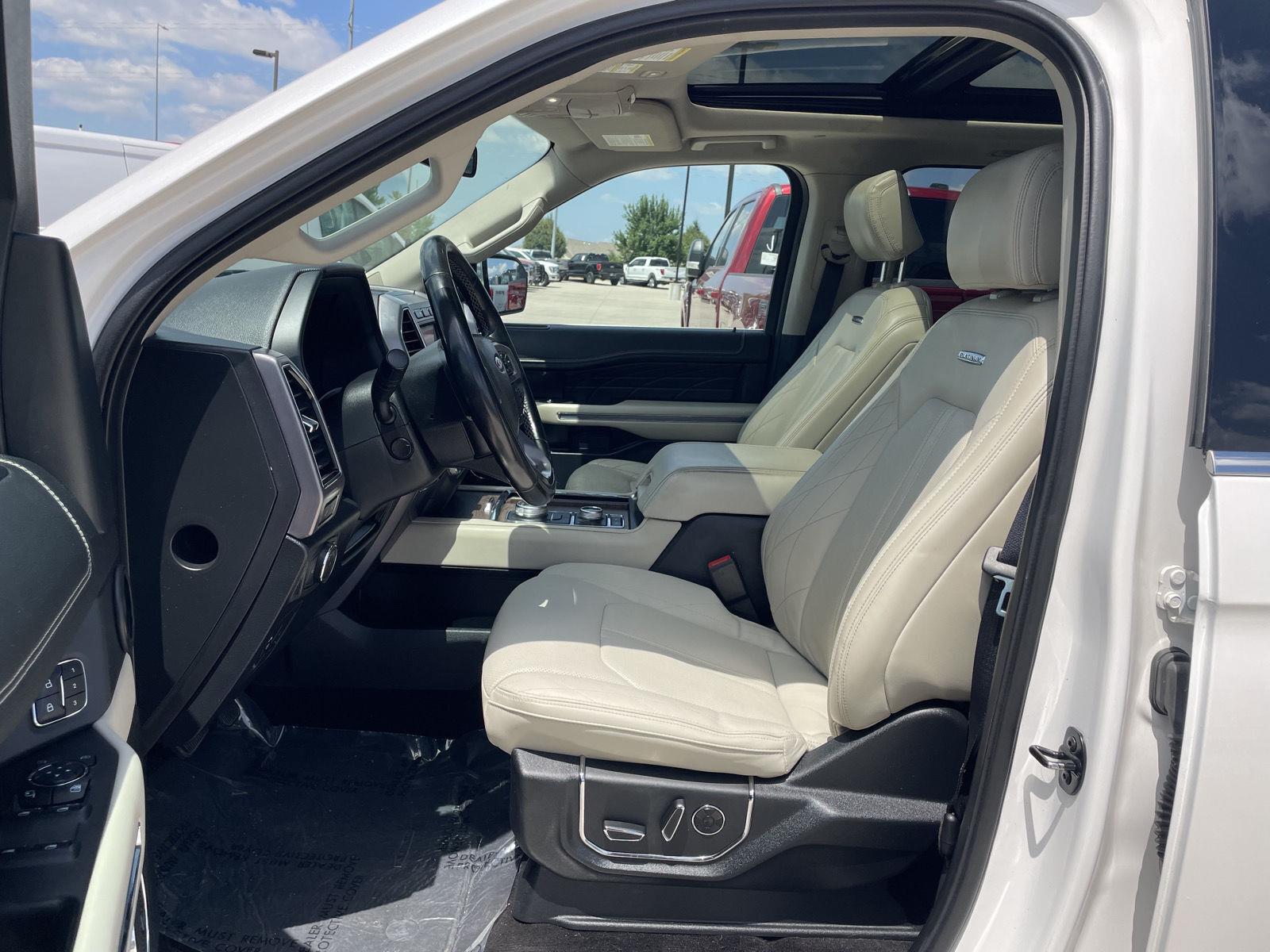Vehicle photo 17