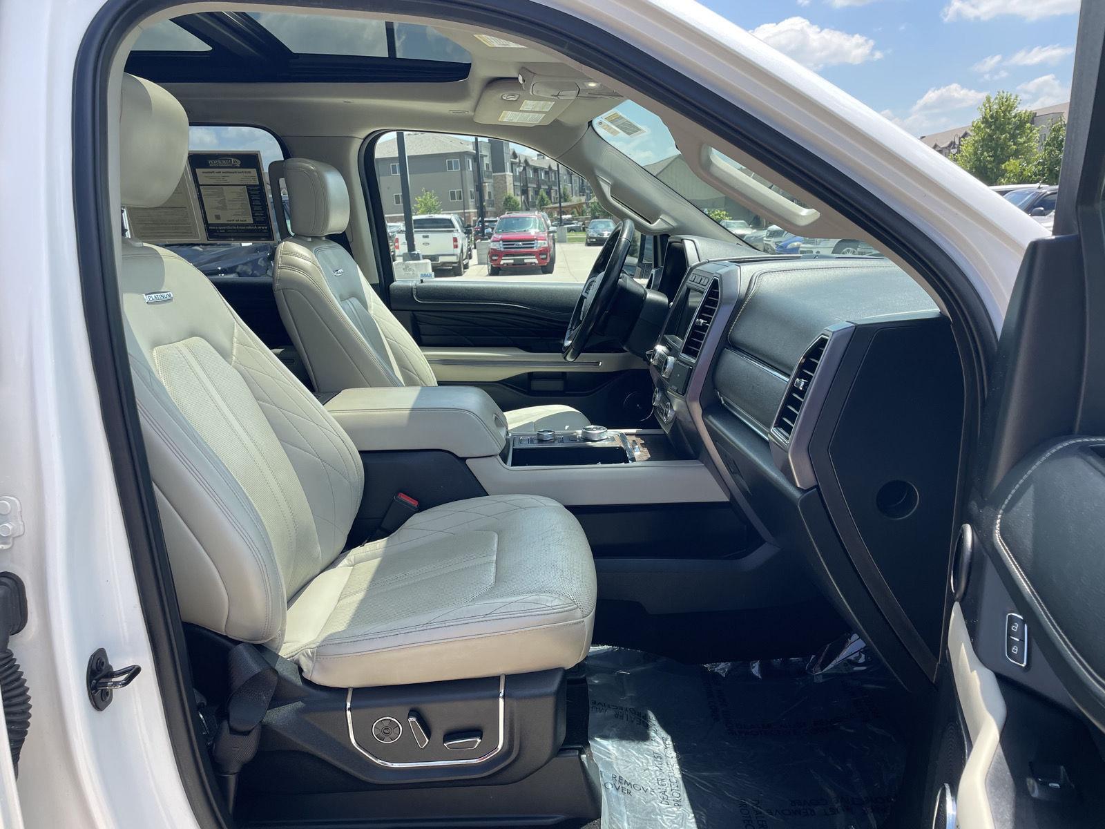 Vehicle photo 19