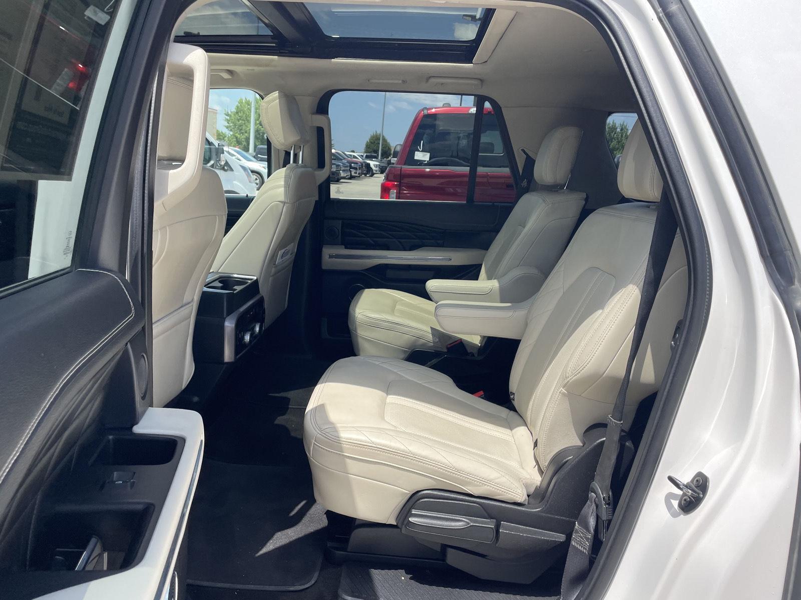 Vehicle photo 20