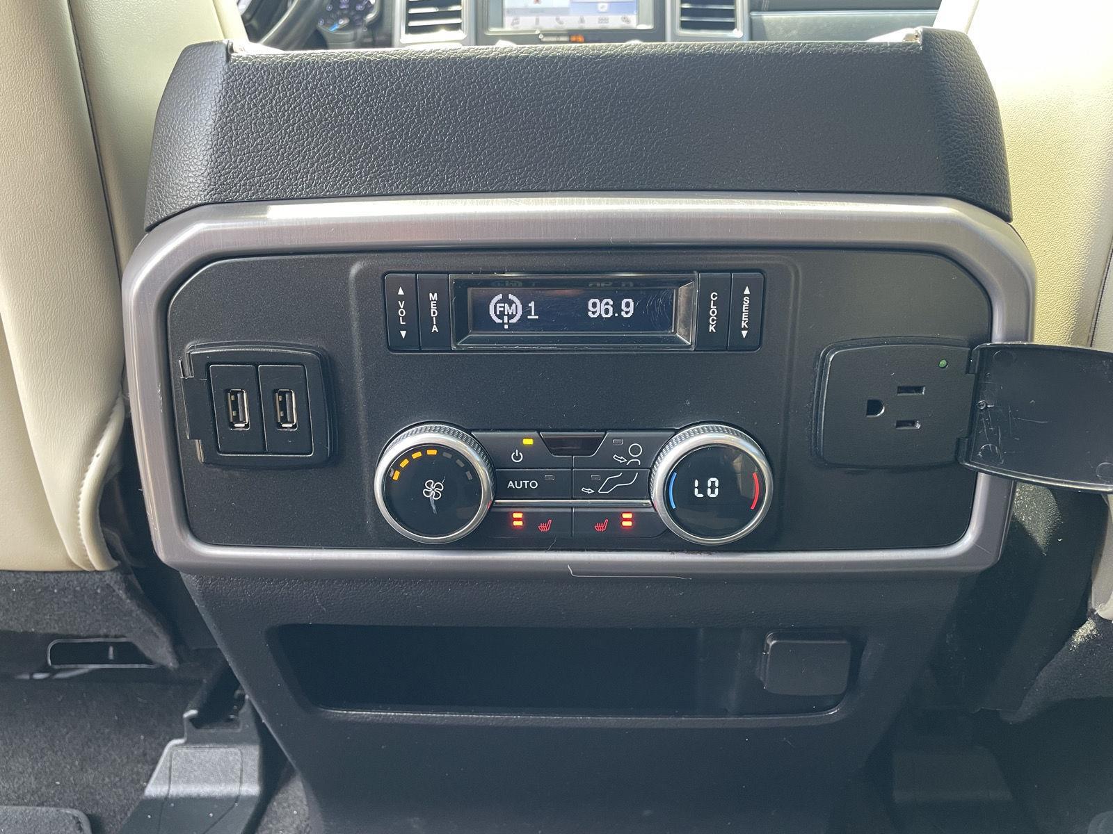 Vehicle photo 21