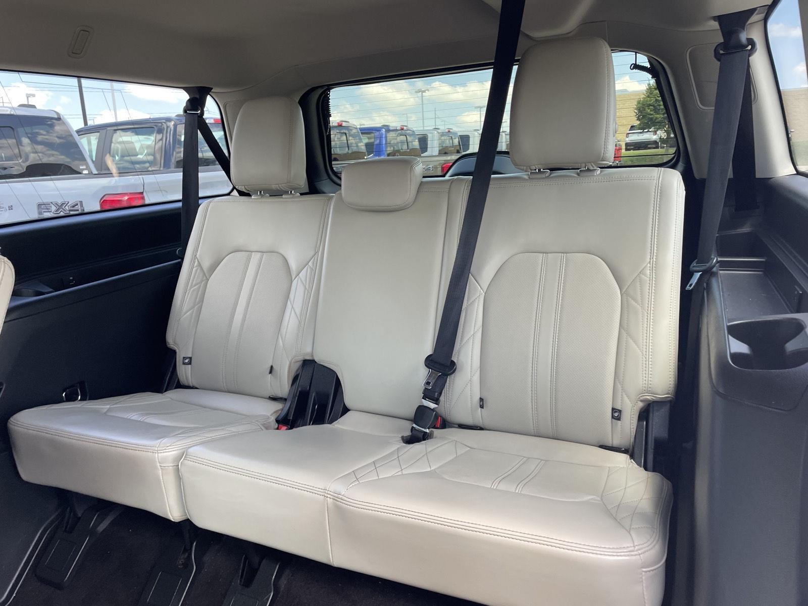 Vehicle photo 22