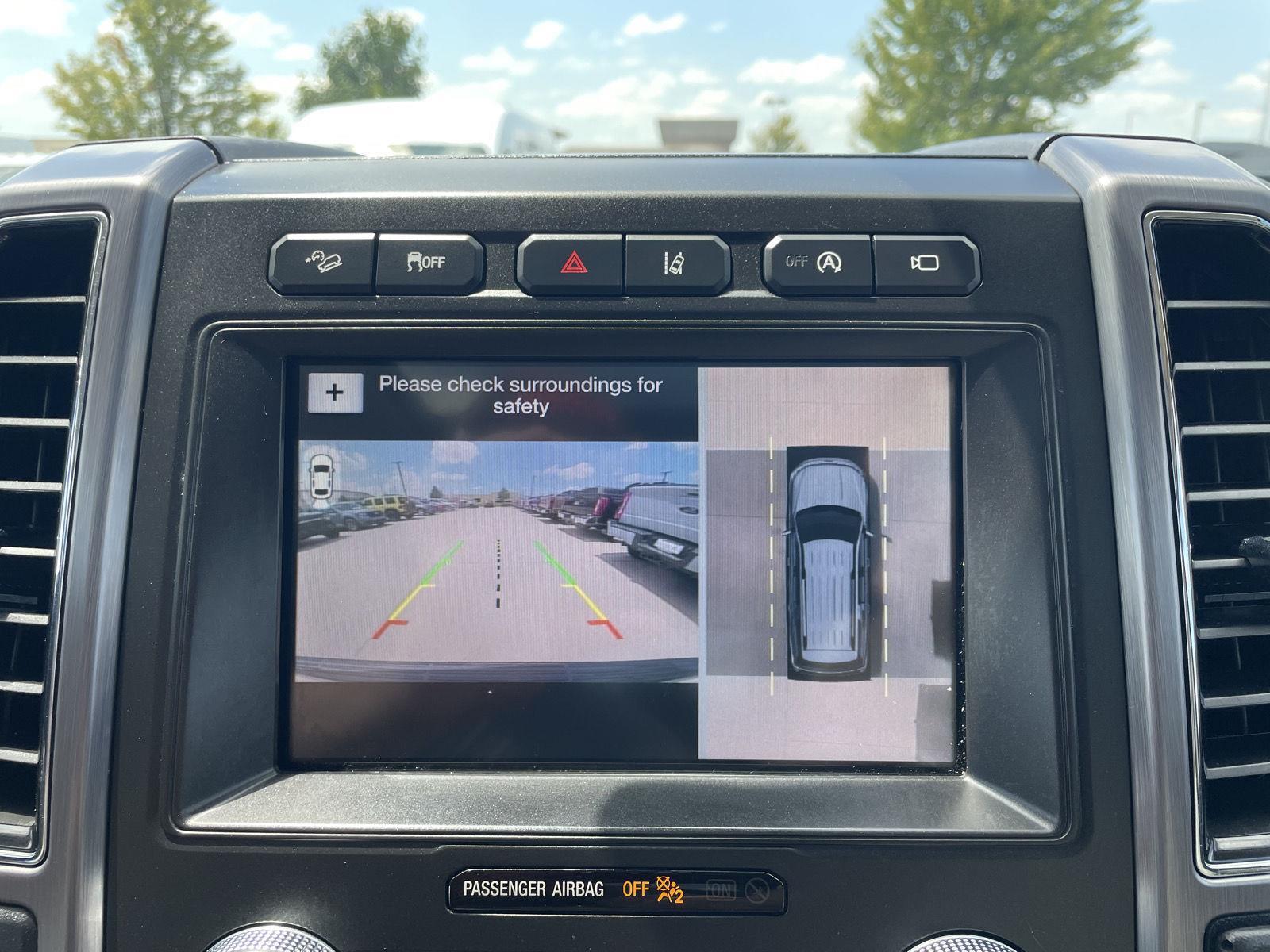 Vehicle photo 26