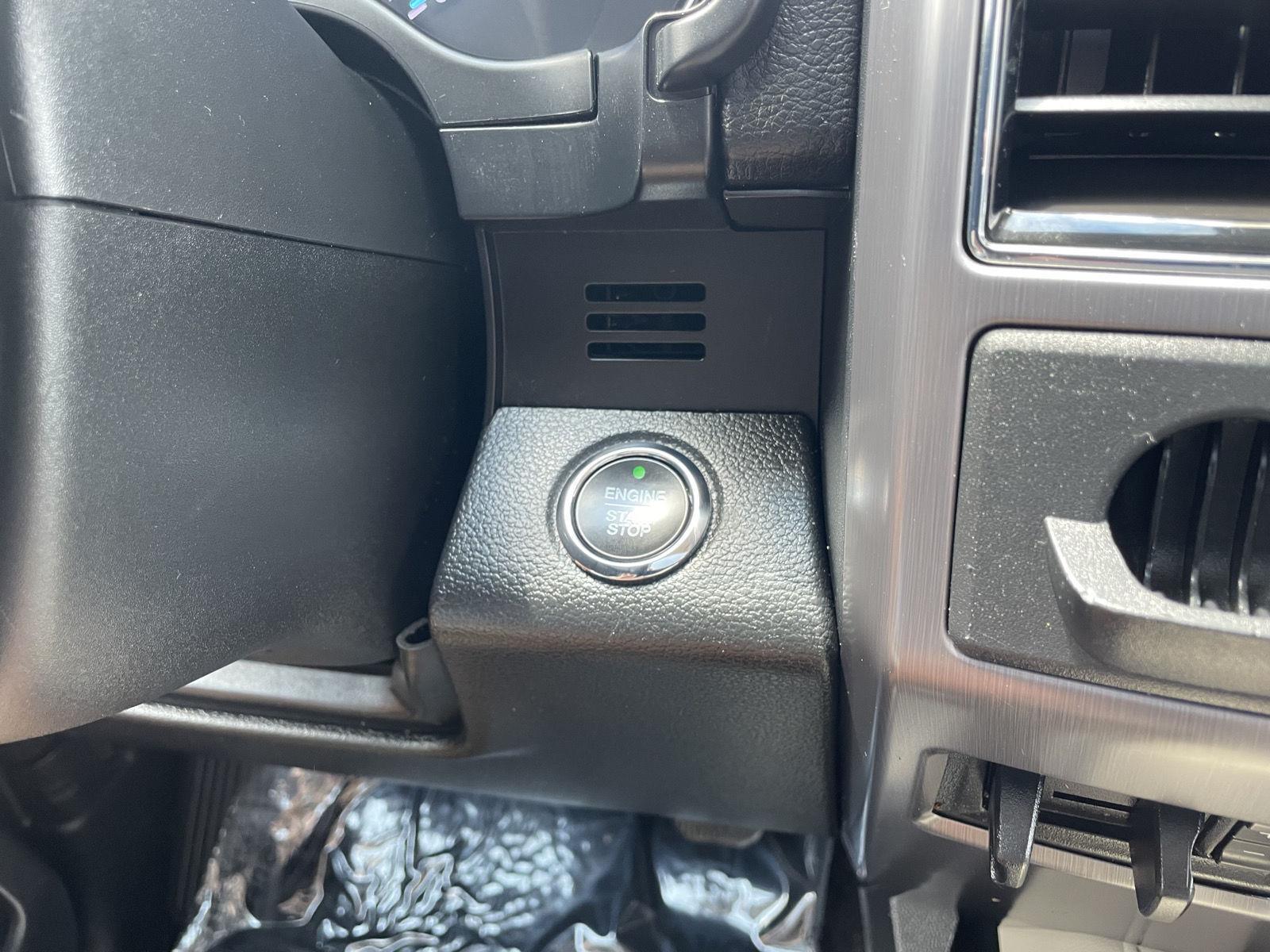 Vehicle photo 29