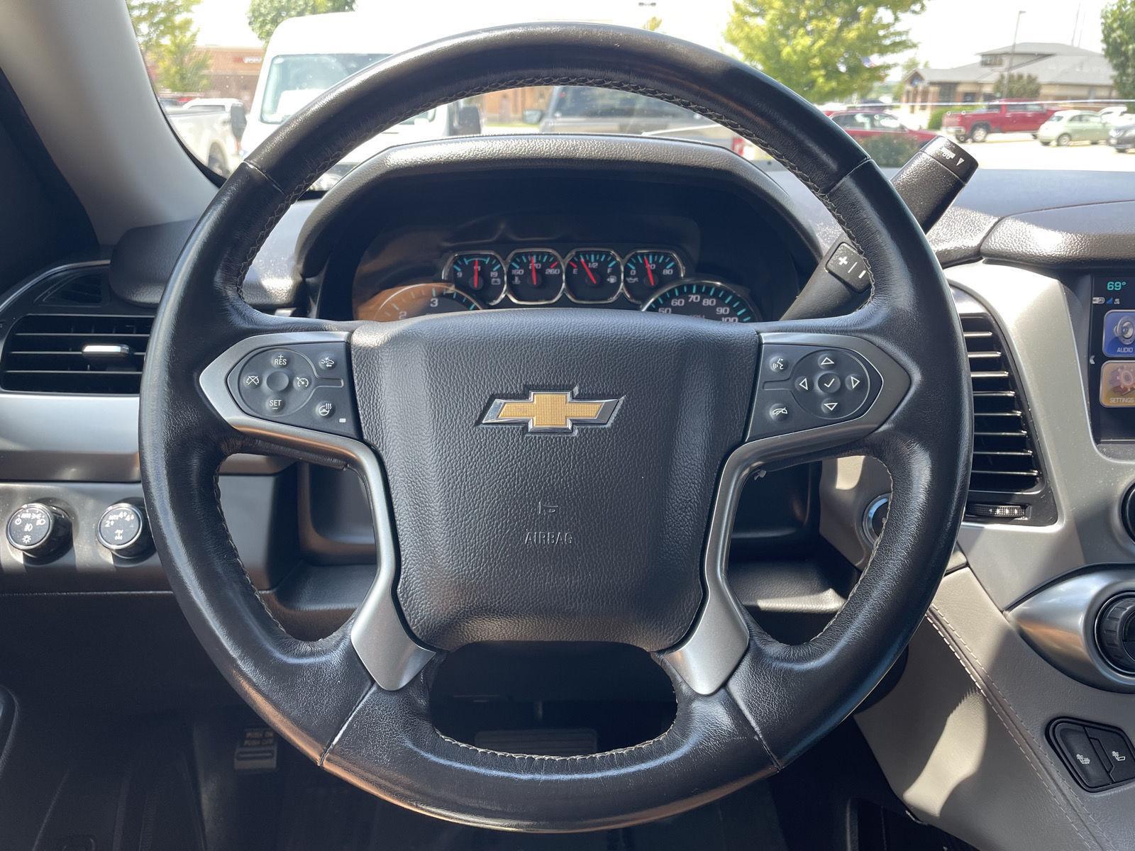 Vehicle photo 12