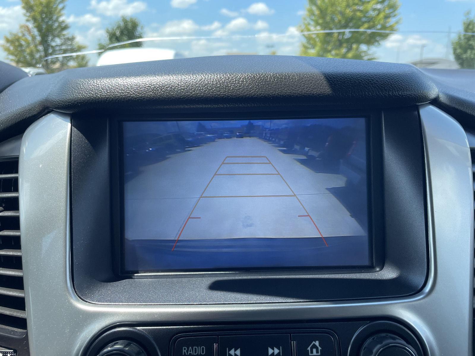 Vehicle photo 26