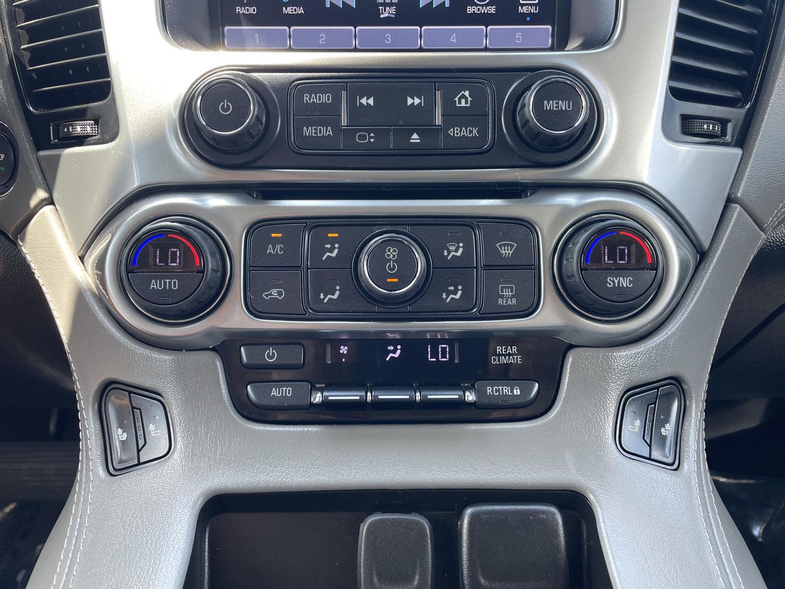 Vehicle photo 30