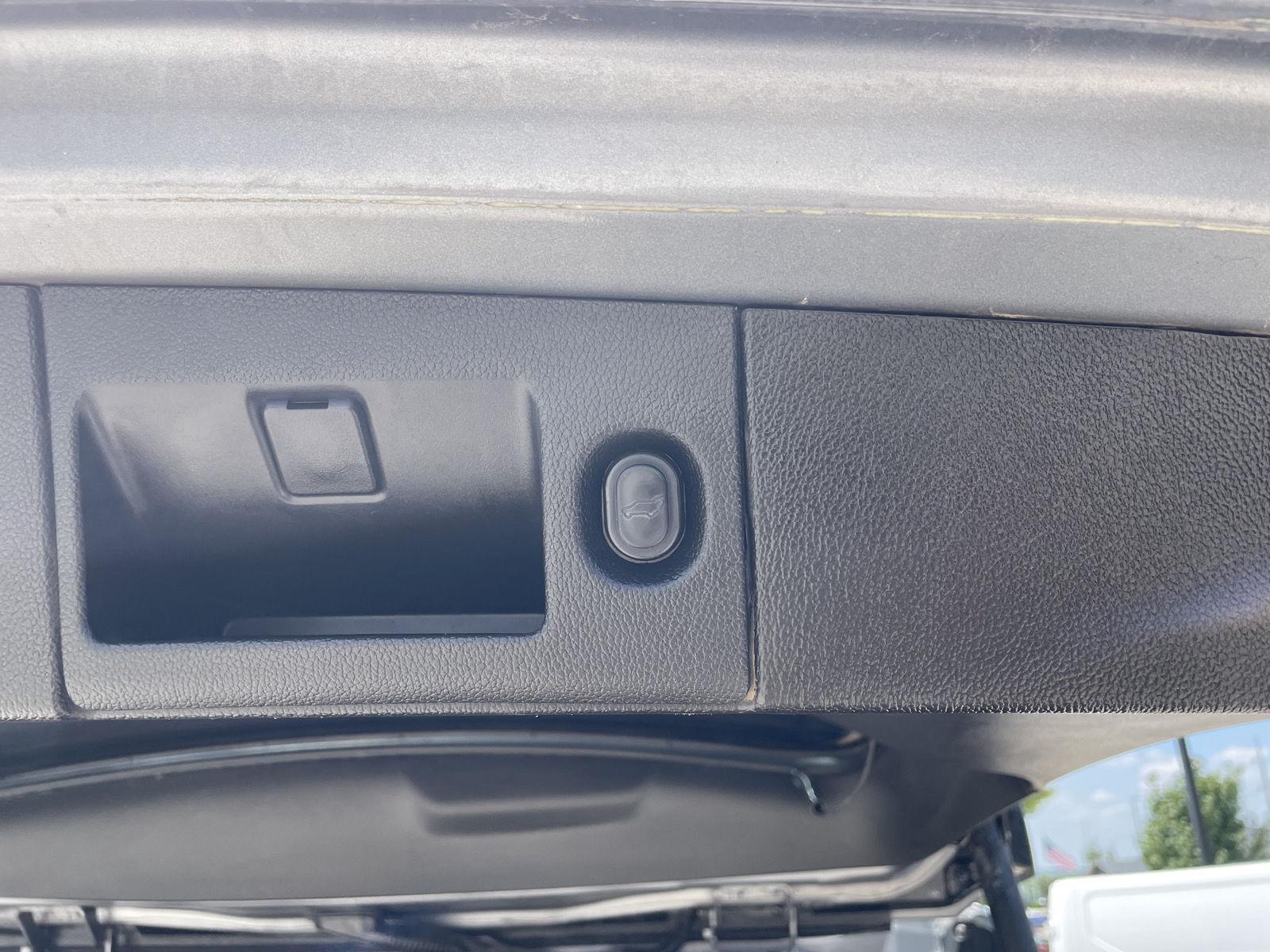 Vehicle photo 41