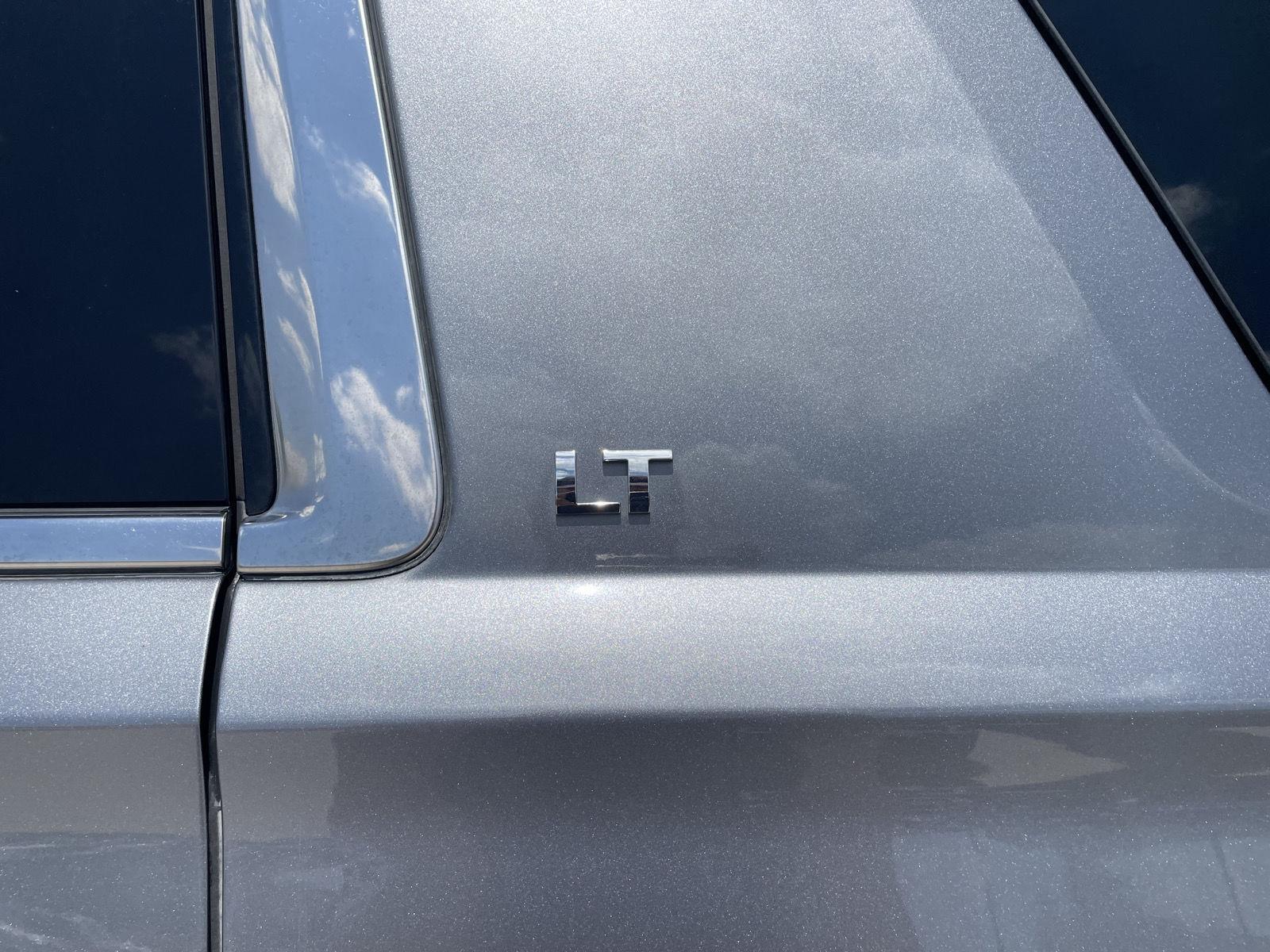 Vehicle photo 43