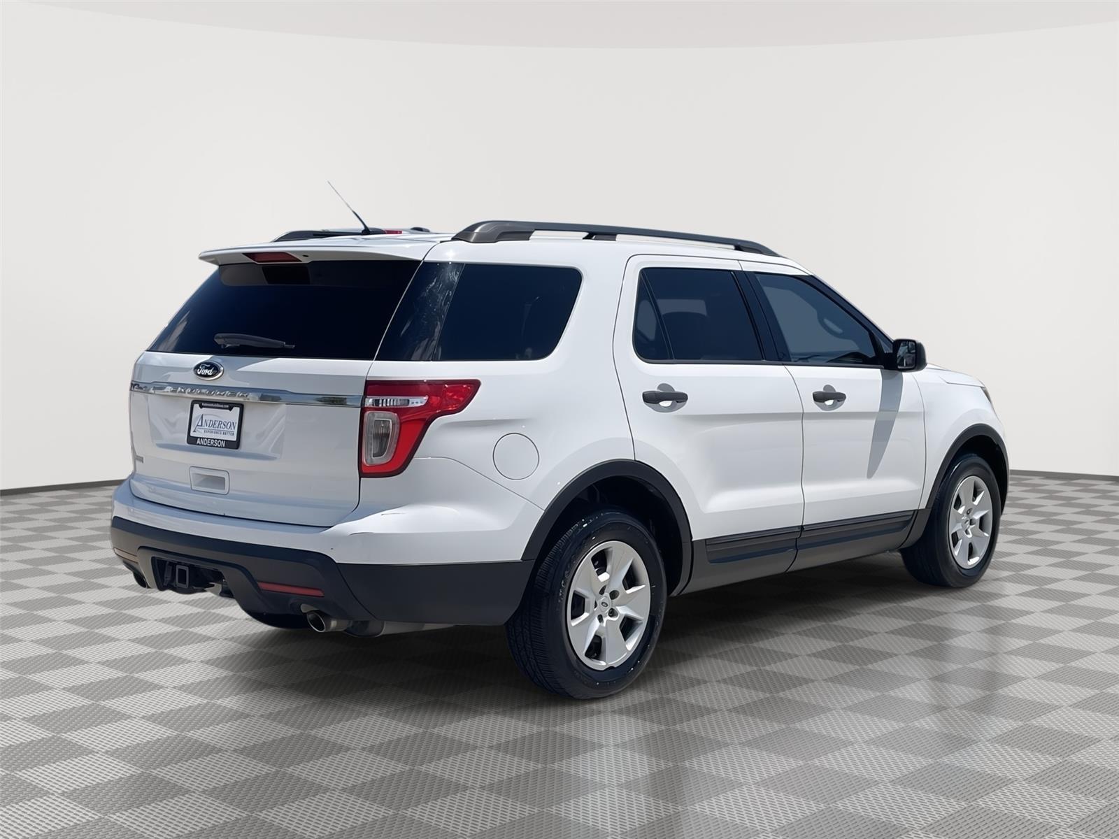 Vehicle photo 7