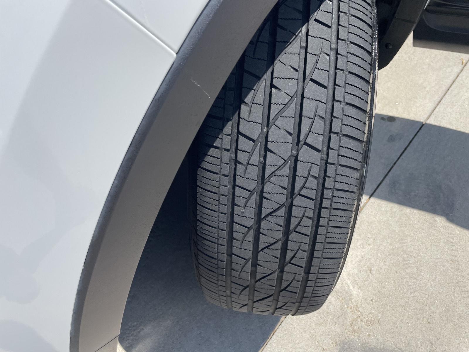 Vehicle photo 11
