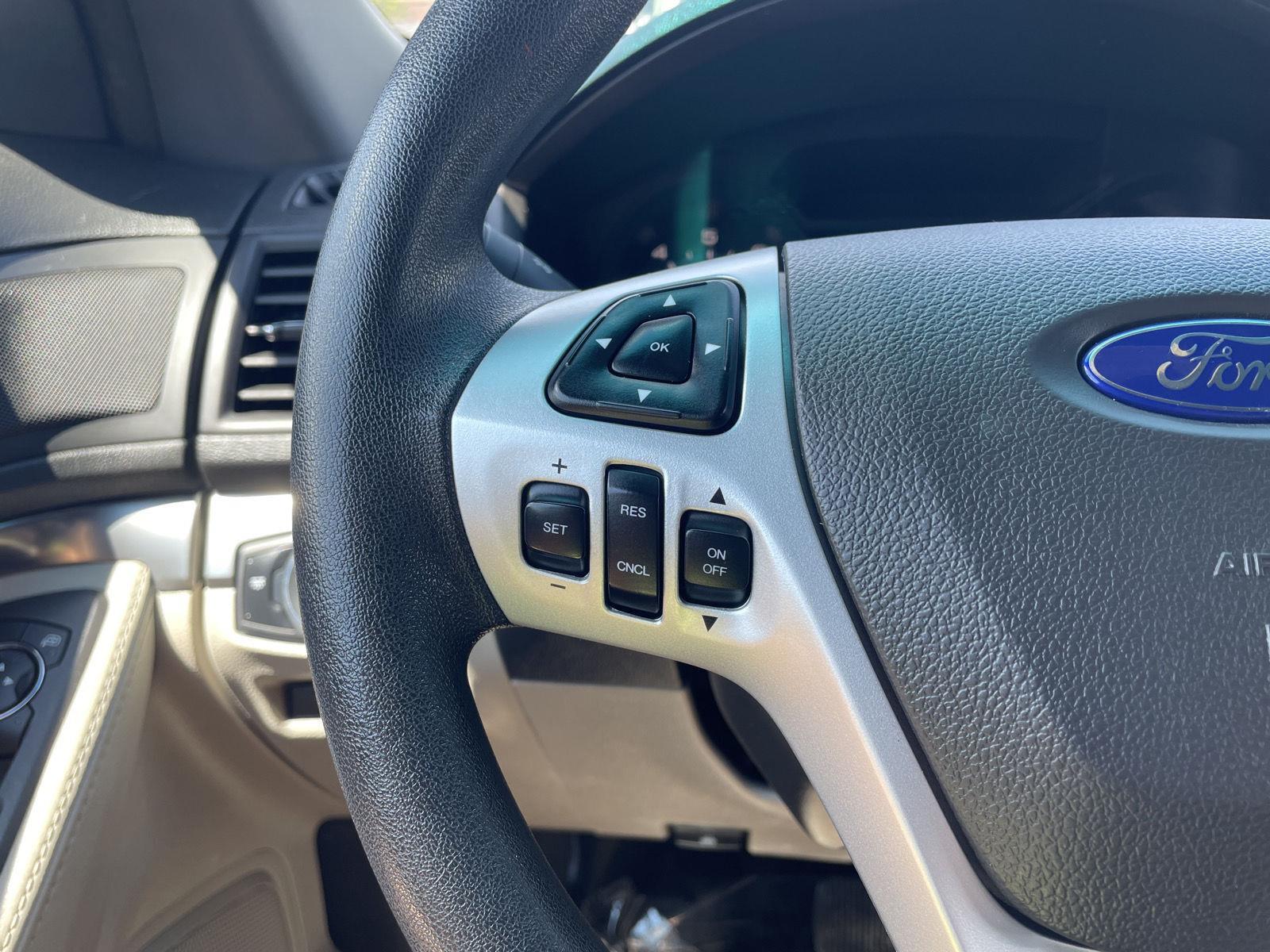Vehicle photo 13