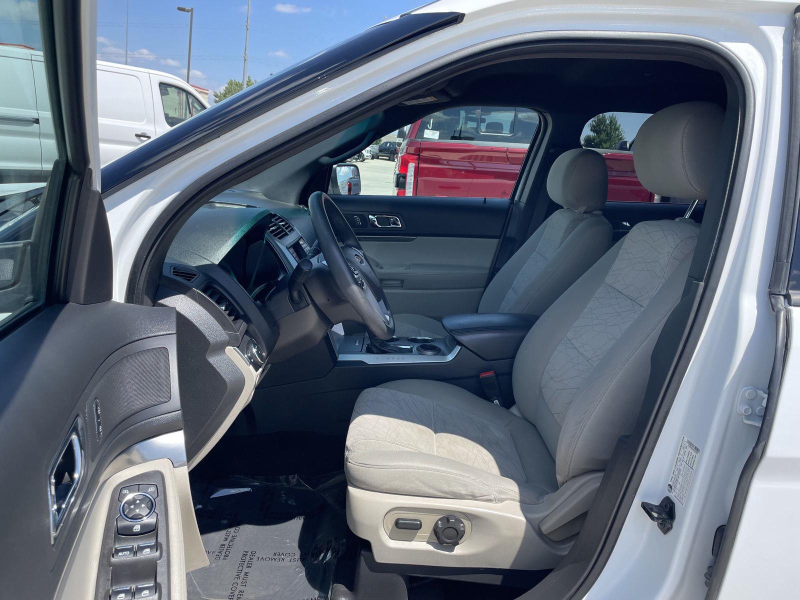 Vehicle photo 17