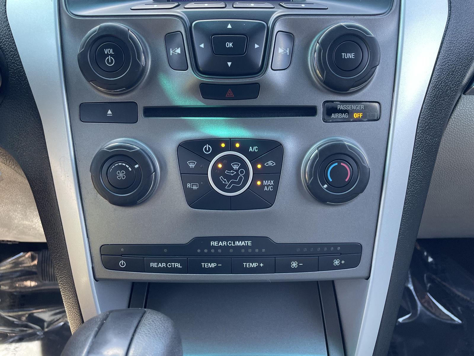 Vehicle photo 25