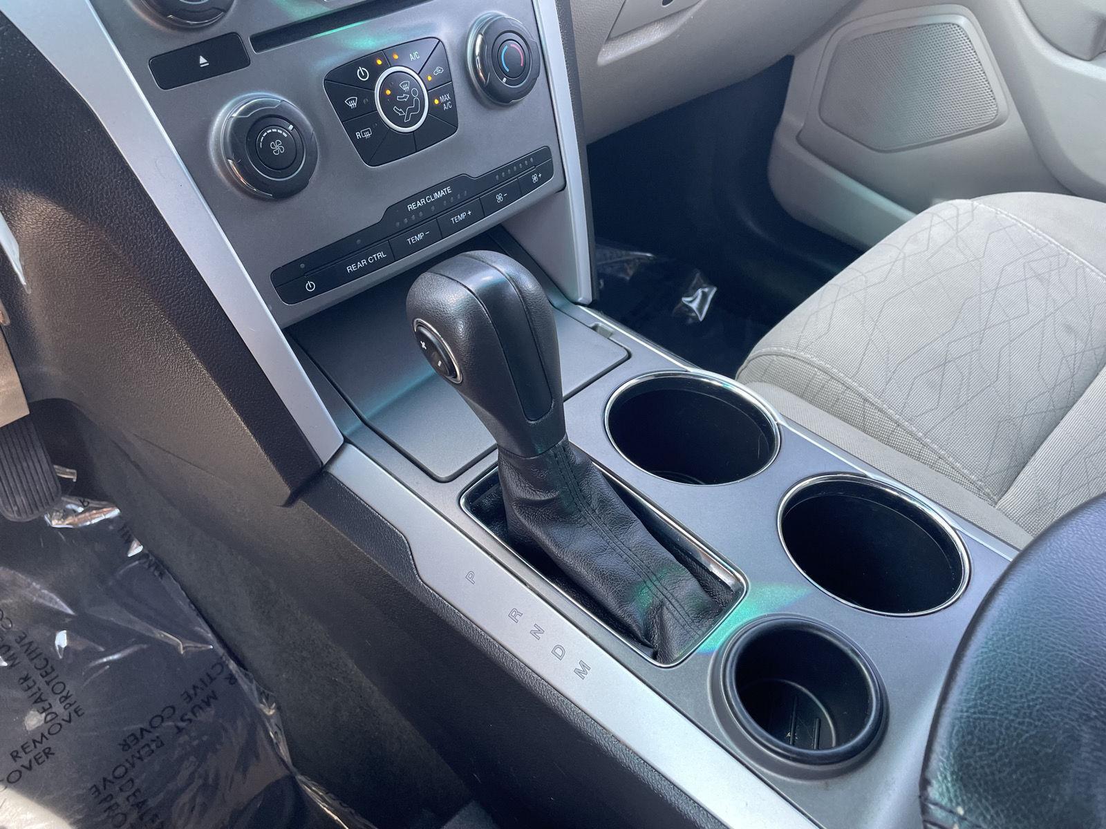 Vehicle photo 28