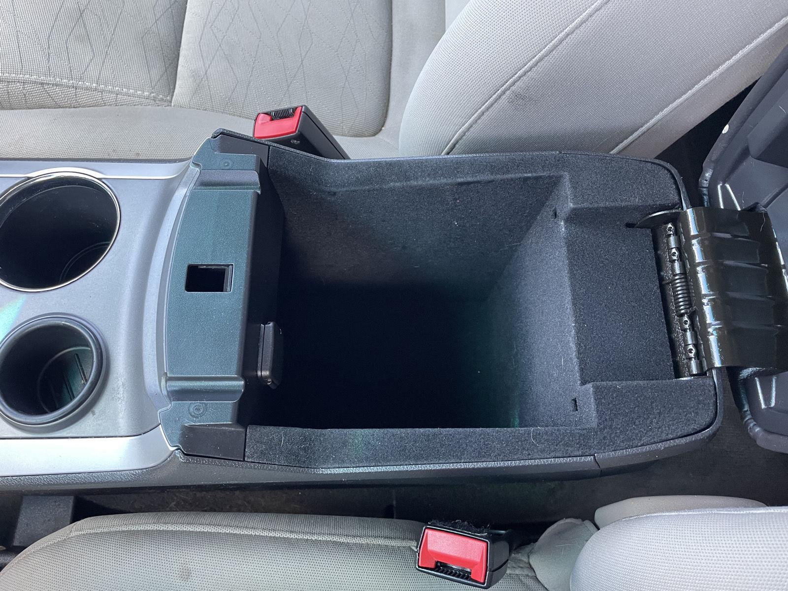 Vehicle photo 29