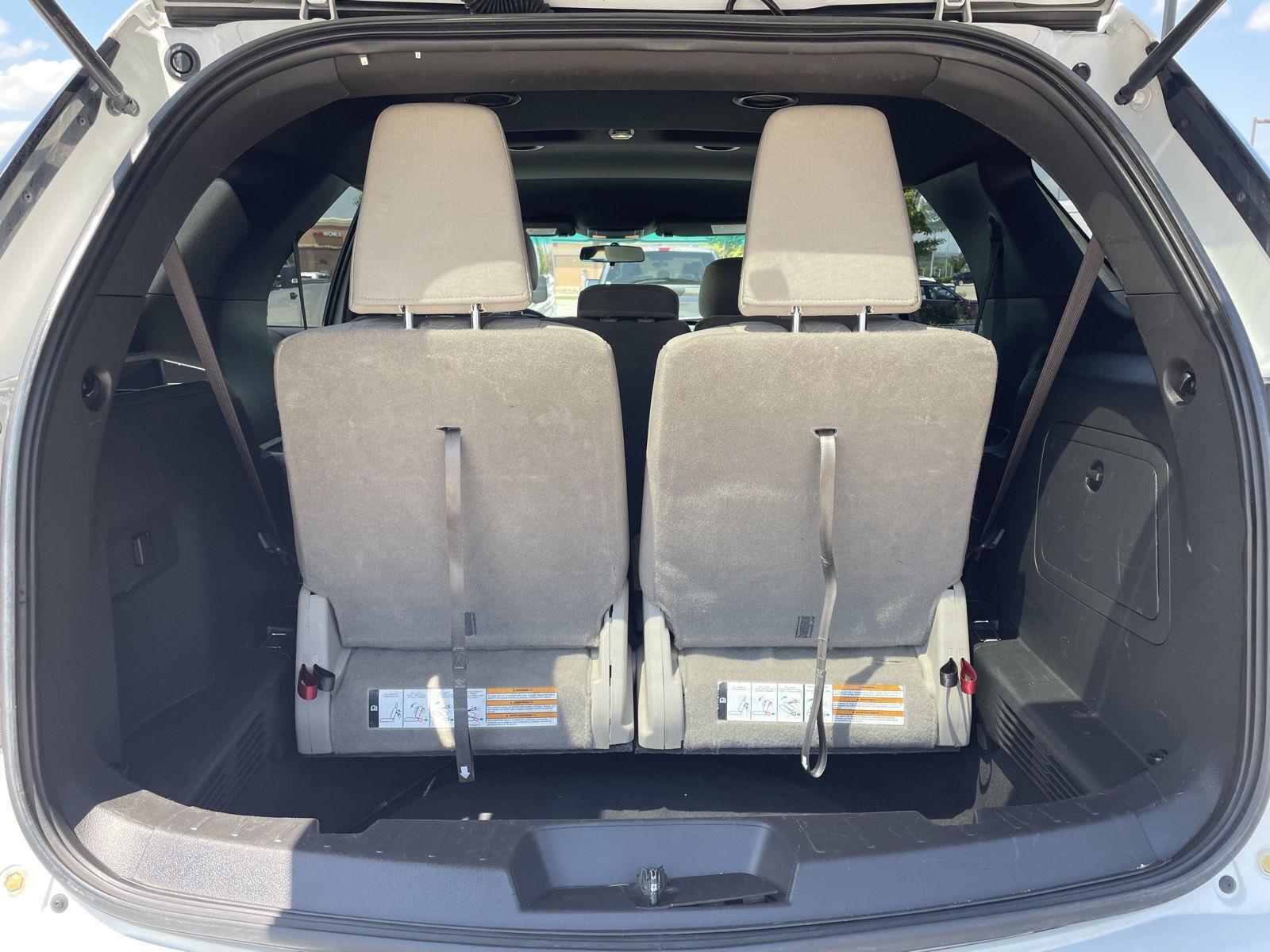 Vehicle photo 33
