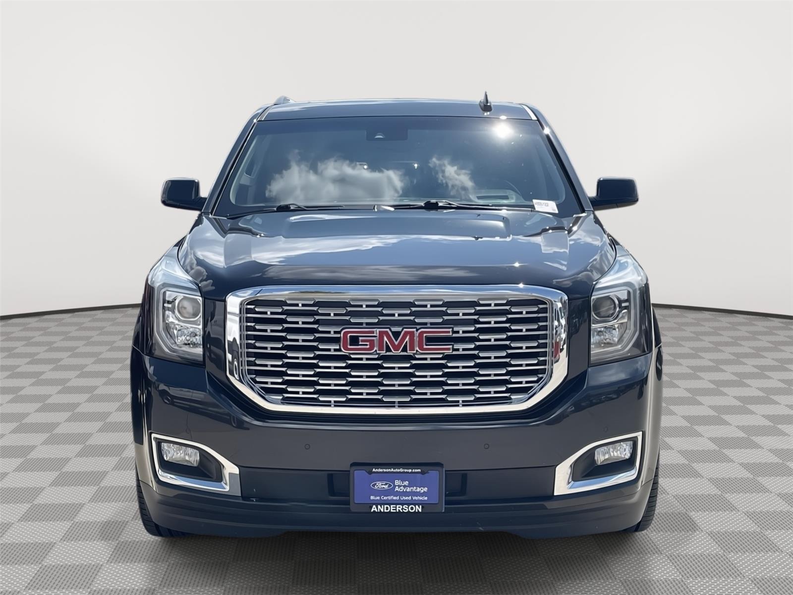 Vehicle photo 4