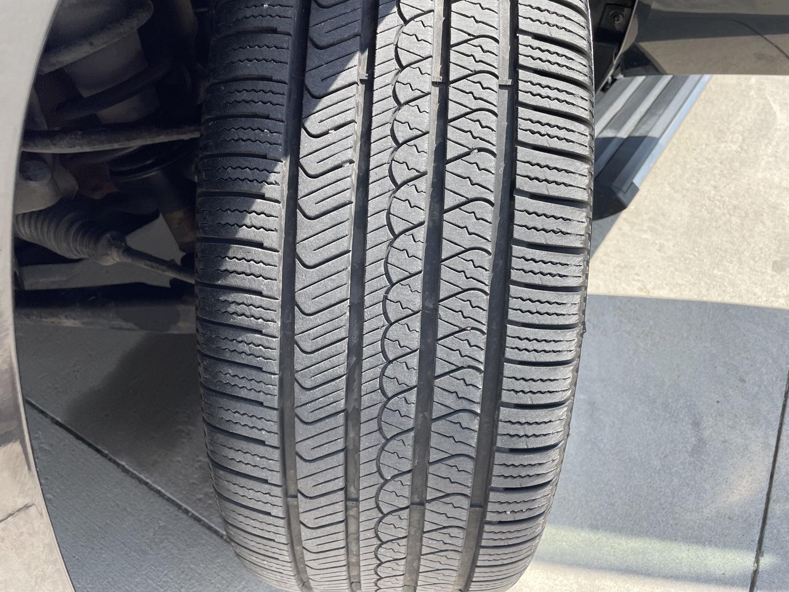 Vehicle photo 11