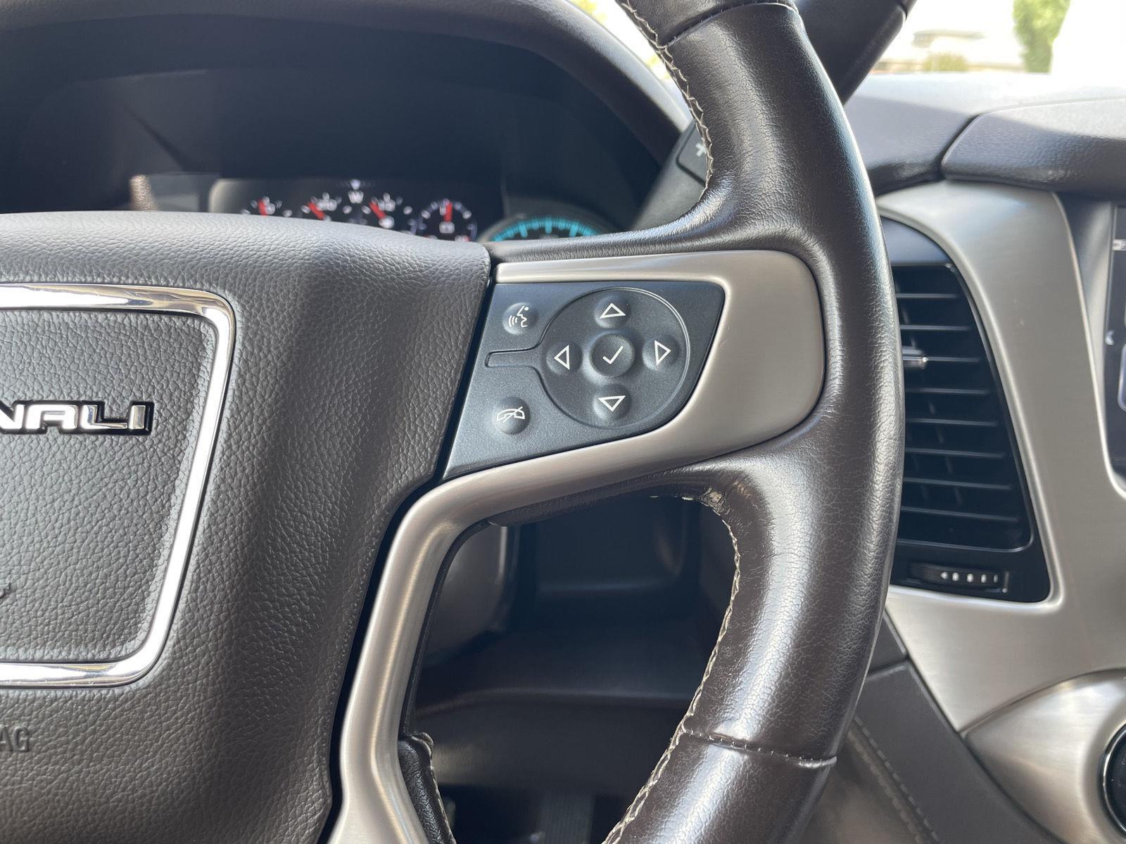 Vehicle photo 14