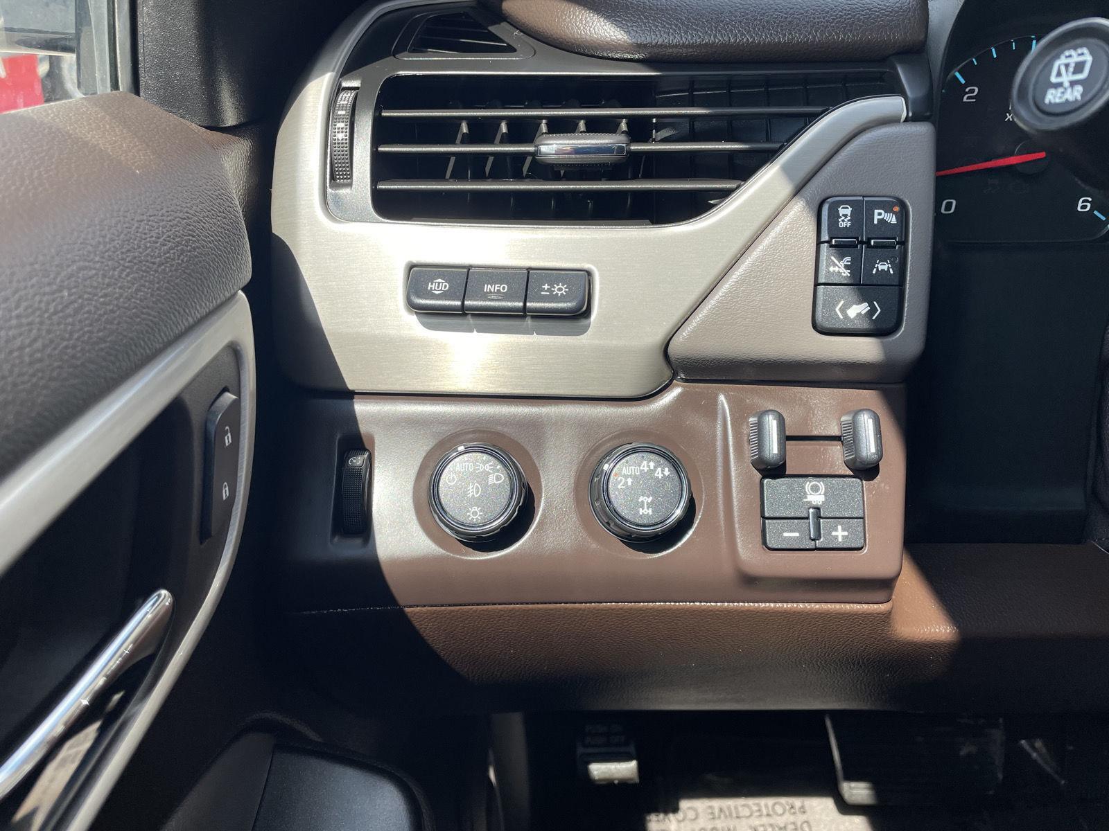 Vehicle photo 16