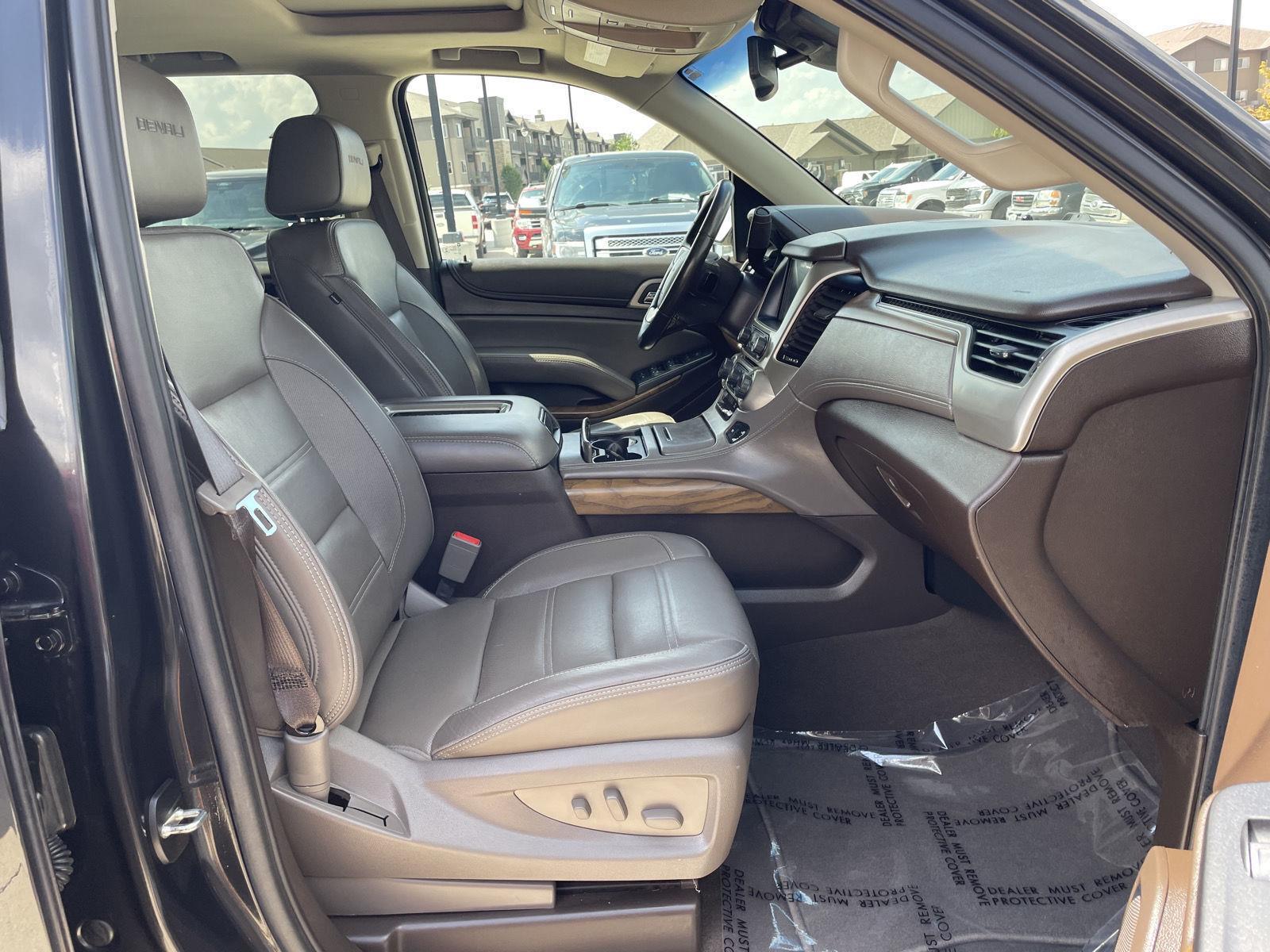 Vehicle photo 19