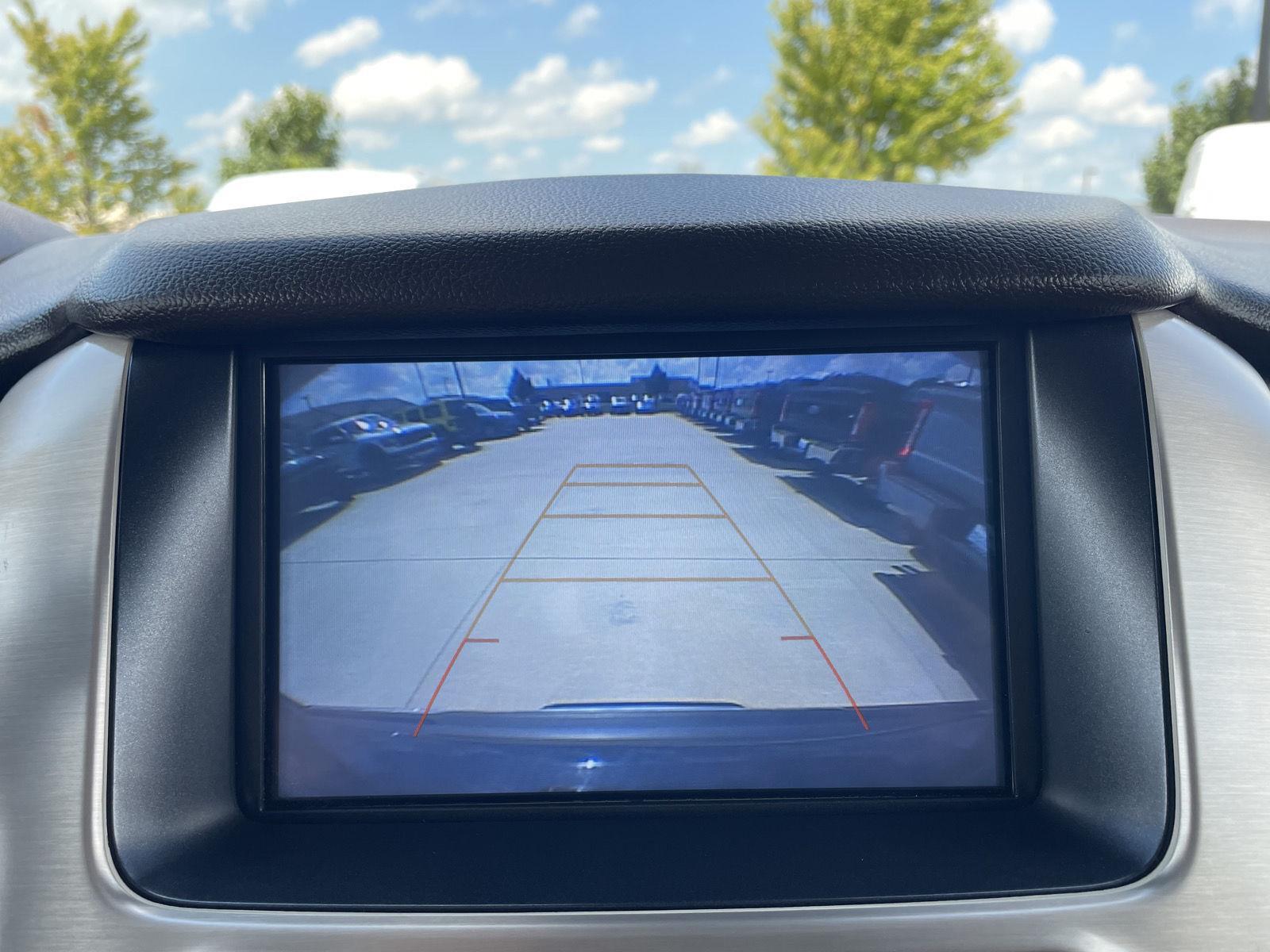 Vehicle photo 25