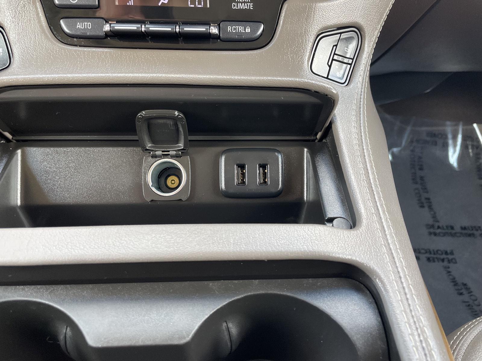 Vehicle photo 33