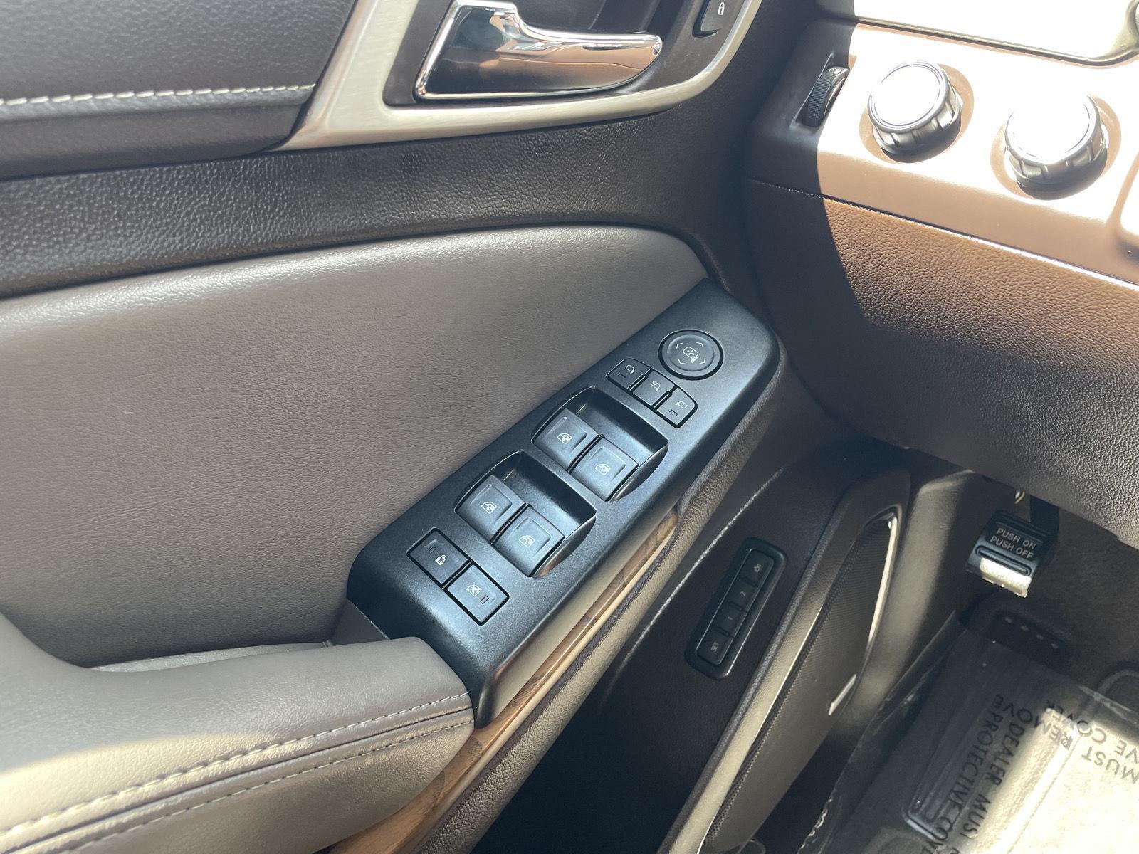 Vehicle photo 35