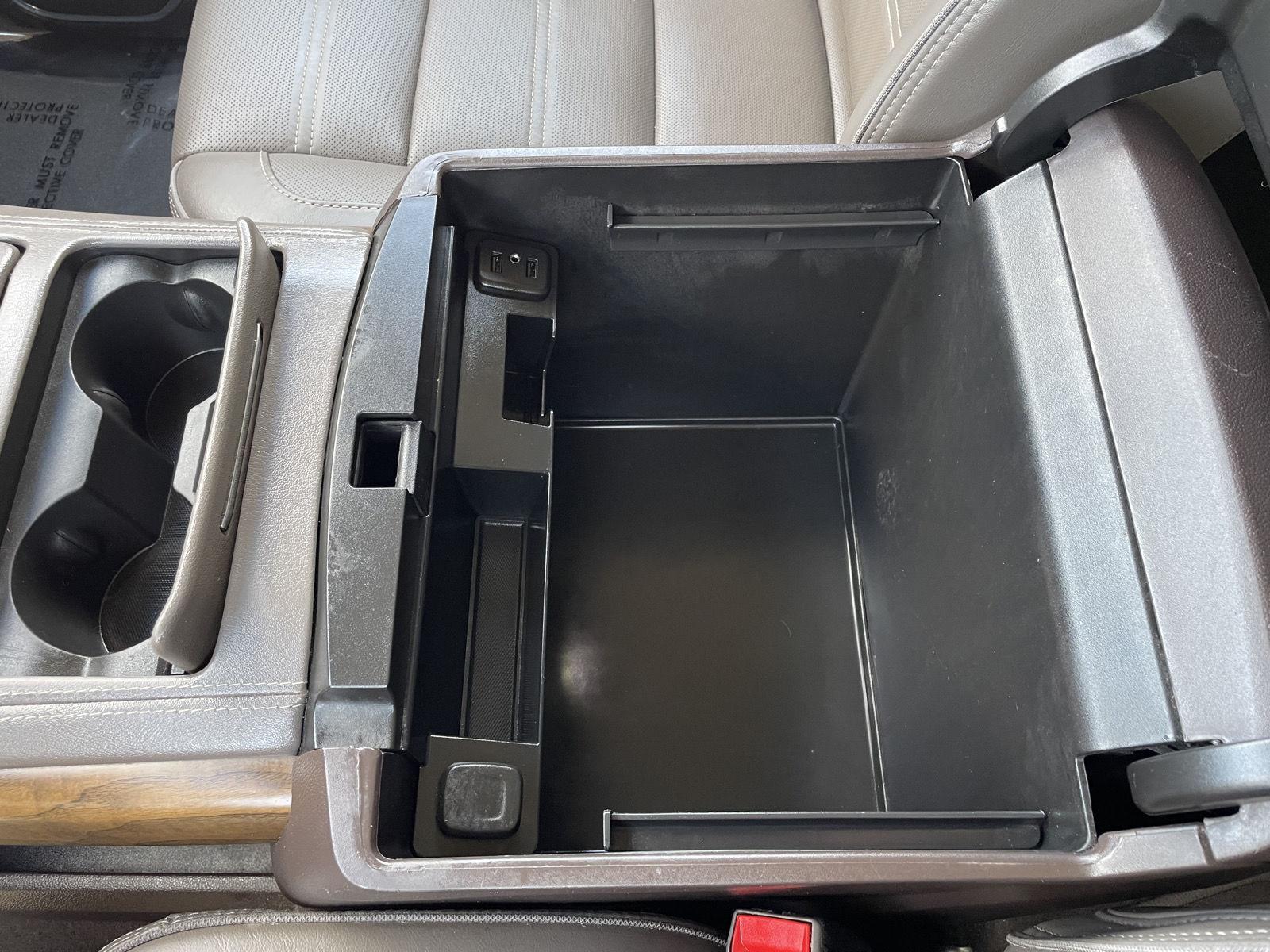 Vehicle photo 37